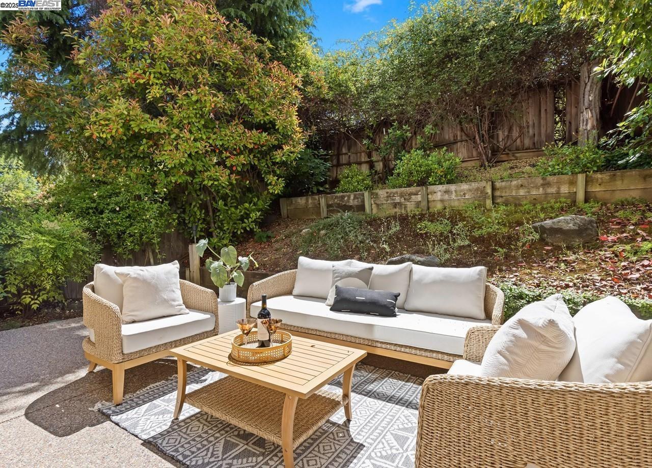 Detail Gallery Image 23 of 29 For 4245 Garibaldi Pl, Pleasanton,  CA 94566 - 3 Beds | 2/1 Baths