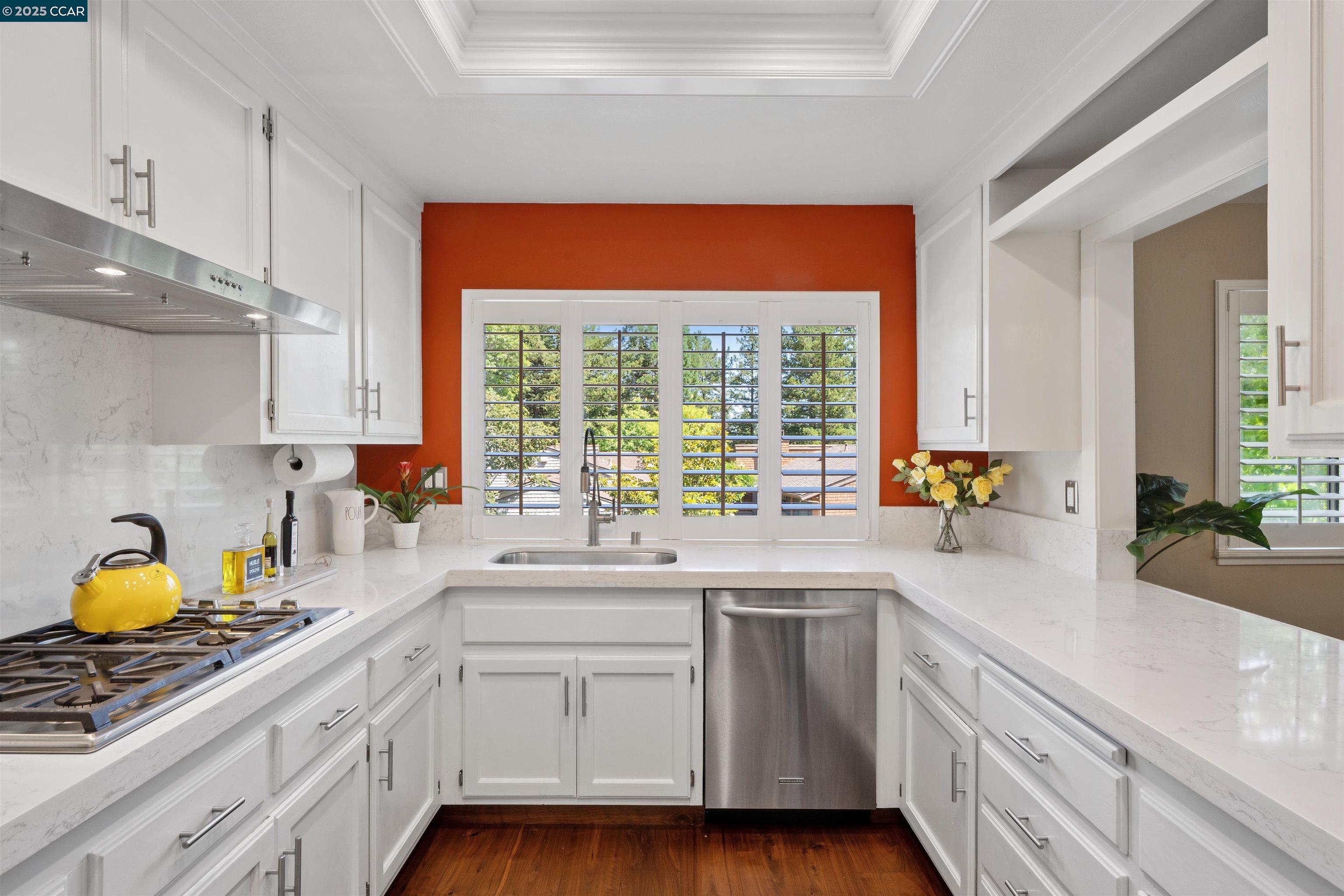 Detail Gallery Image 19 of 51 For 404 Ridge Gate Road, Orinda,  CA 94563 - 3 Beds | 2 Baths