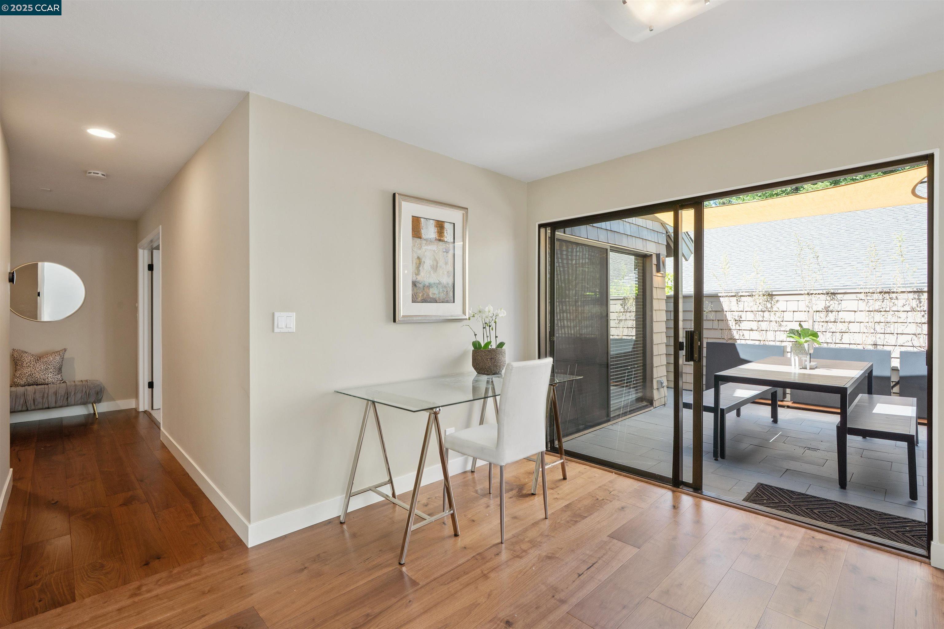Detail Gallery Image 22 of 51 For 404 Ridge Gate Road, Orinda,  CA 94563 - 3 Beds | 2 Baths