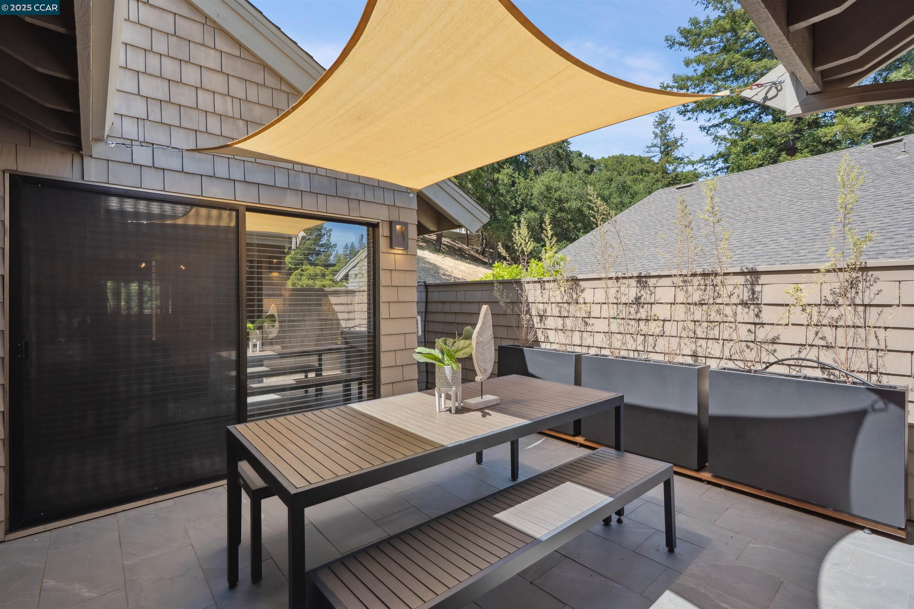 Detail Gallery Image 23 of 51 For 404 Ridge Gate Road, Orinda,  CA 94563 - 3 Beds | 2 Baths