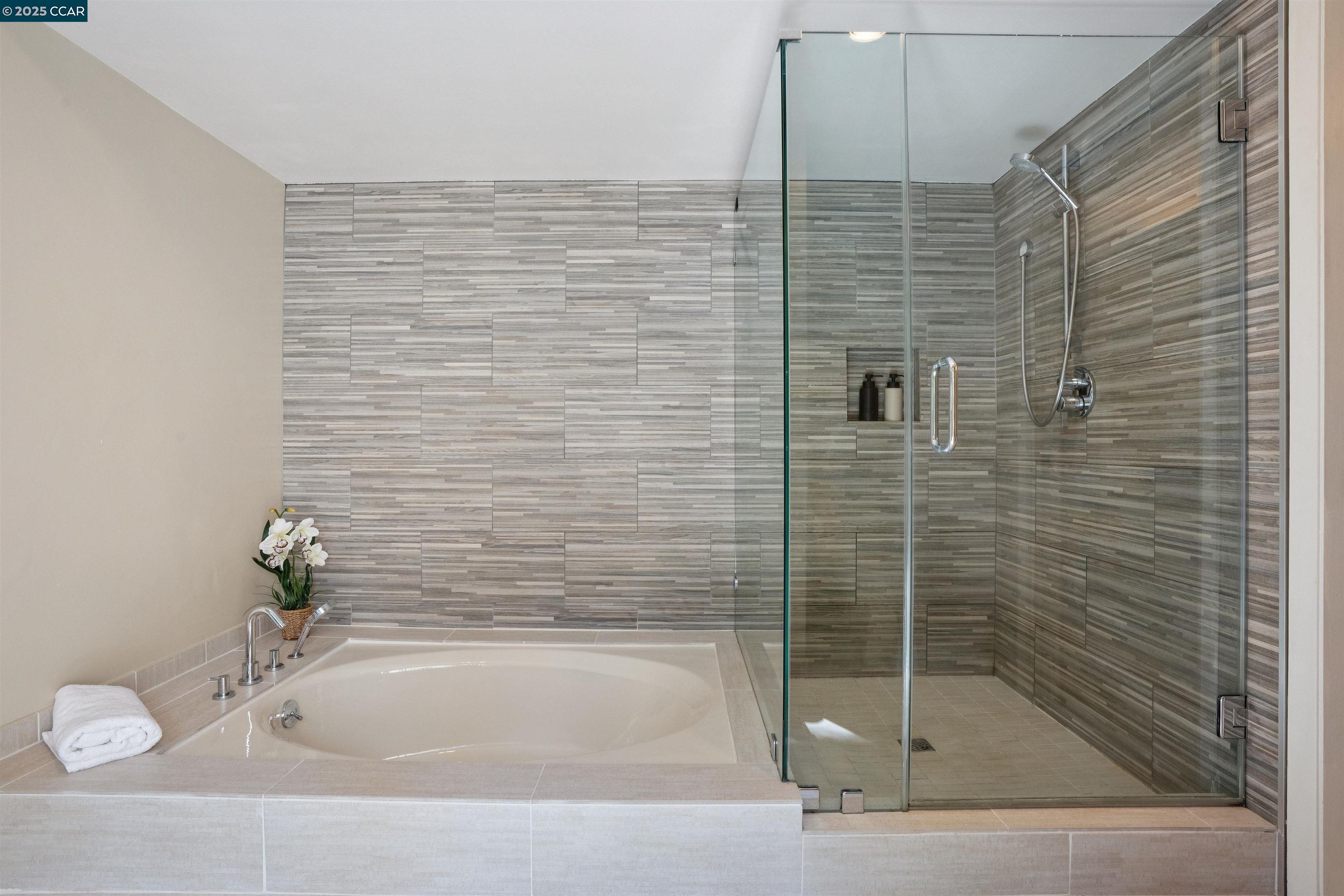 Detail Gallery Image 36 of 51 For 404 Ridge Gate Road, Orinda,  CA 94563 - 3 Beds | 2 Baths
