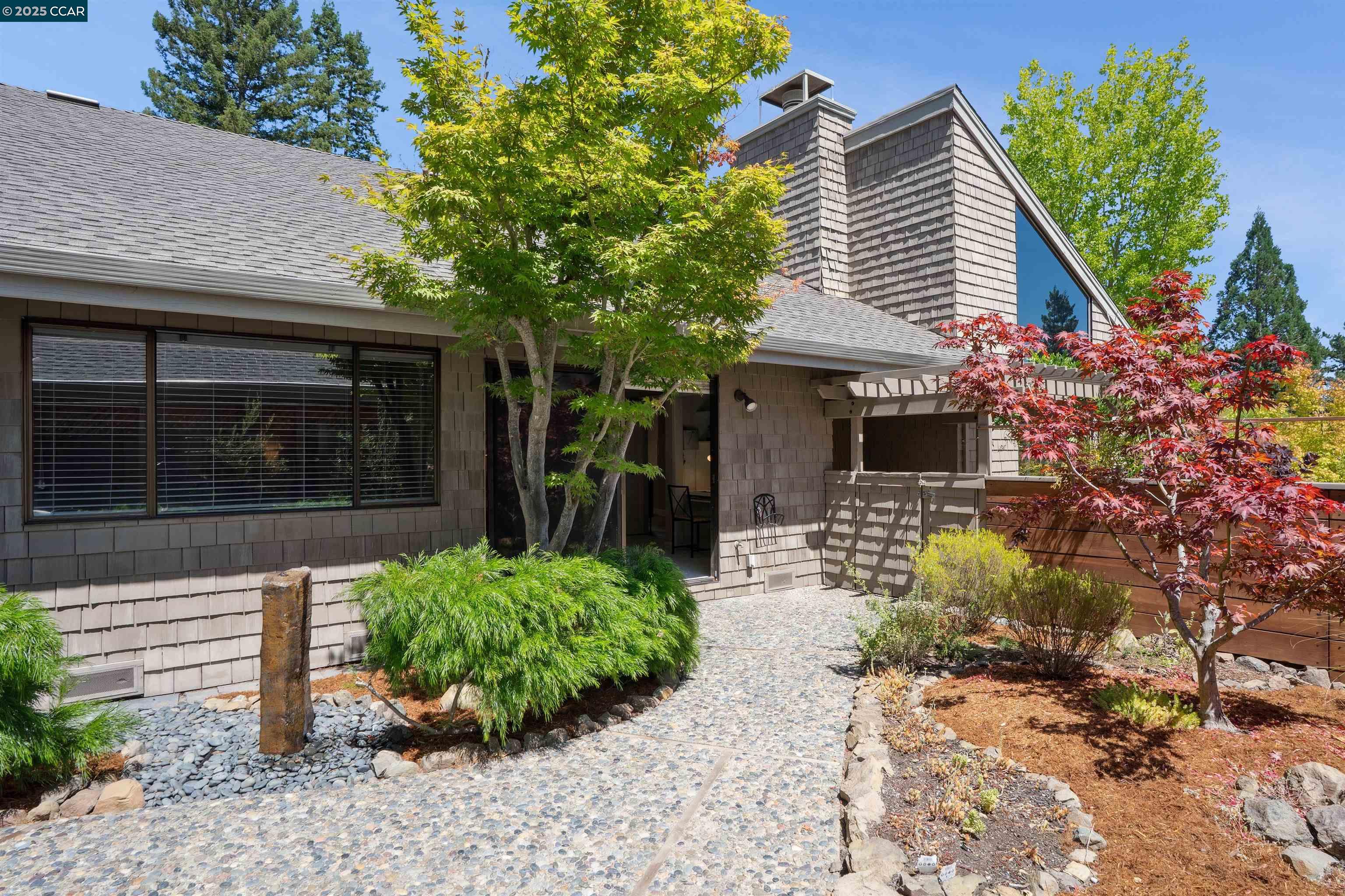 Detail Gallery Image 45 of 51 For 404 Ridge Gate Road, Orinda,  CA 94563 - 3 Beds | 2 Baths