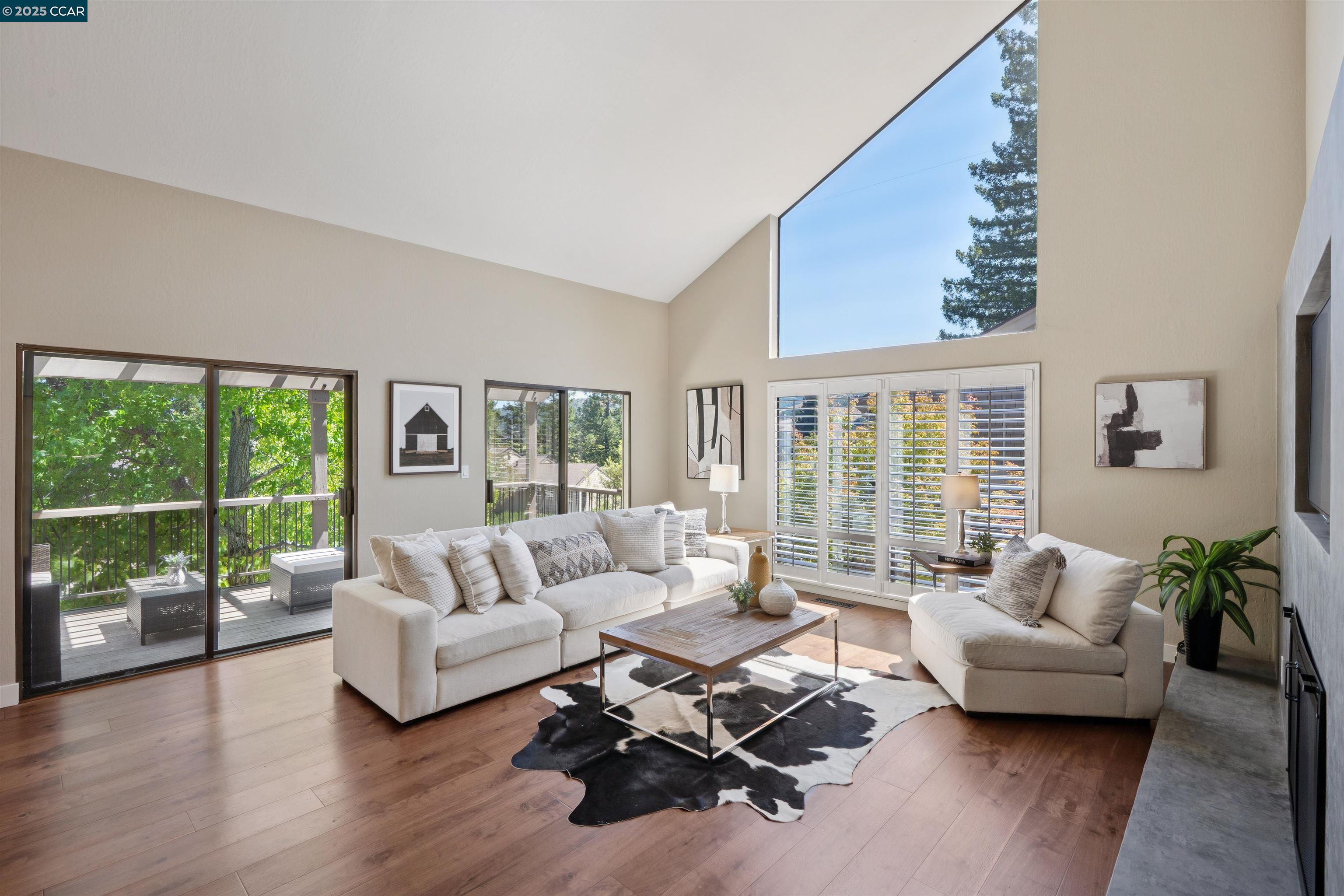 Detail Gallery Image 6 of 51 For 404 Ridge Gate Road, Orinda,  CA 94563 - 3 Beds | 2 Baths