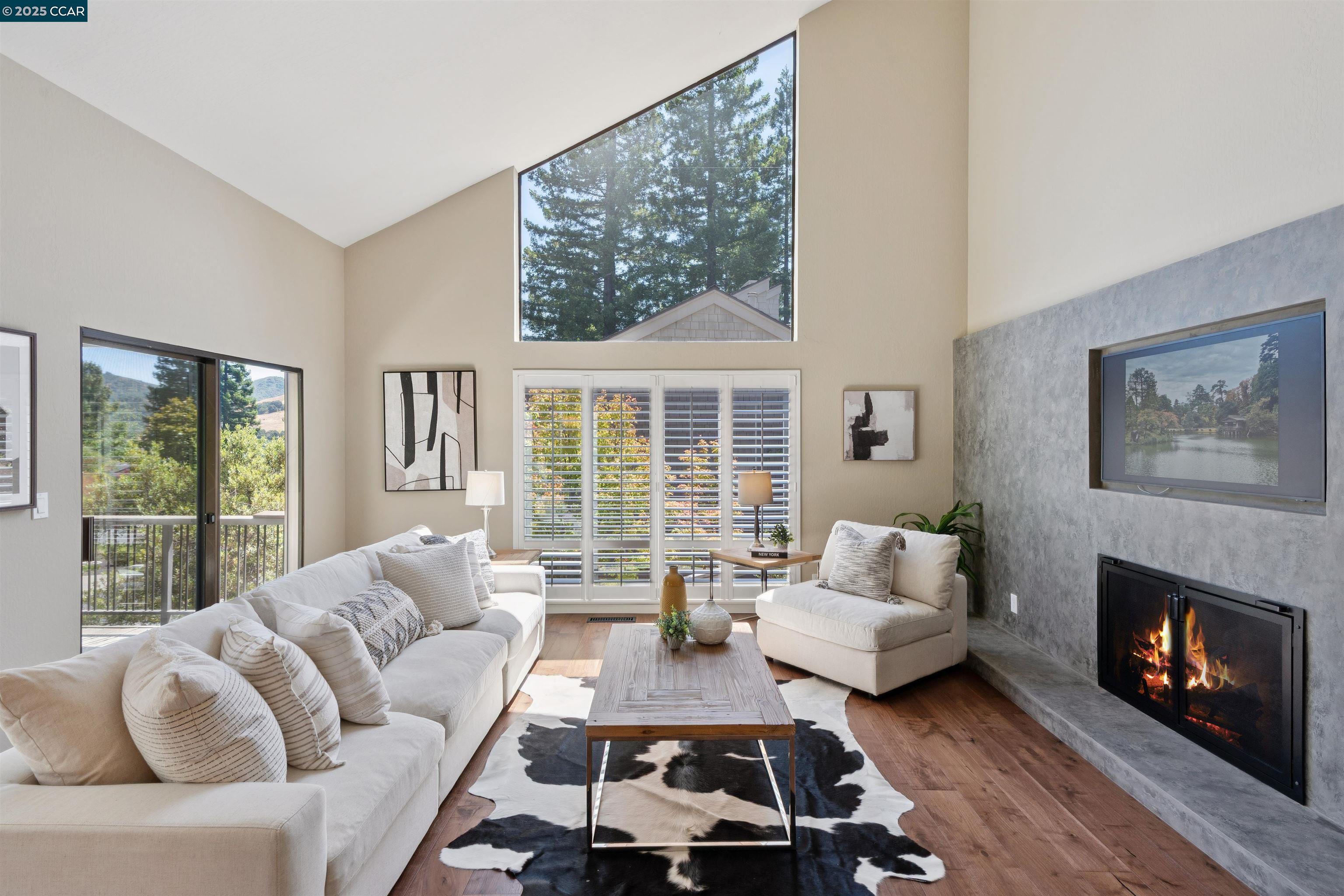 Detail Gallery Image 7 of 51 For 404 Ridge Gate Road, Orinda,  CA 94563 - 3 Beds | 2 Baths