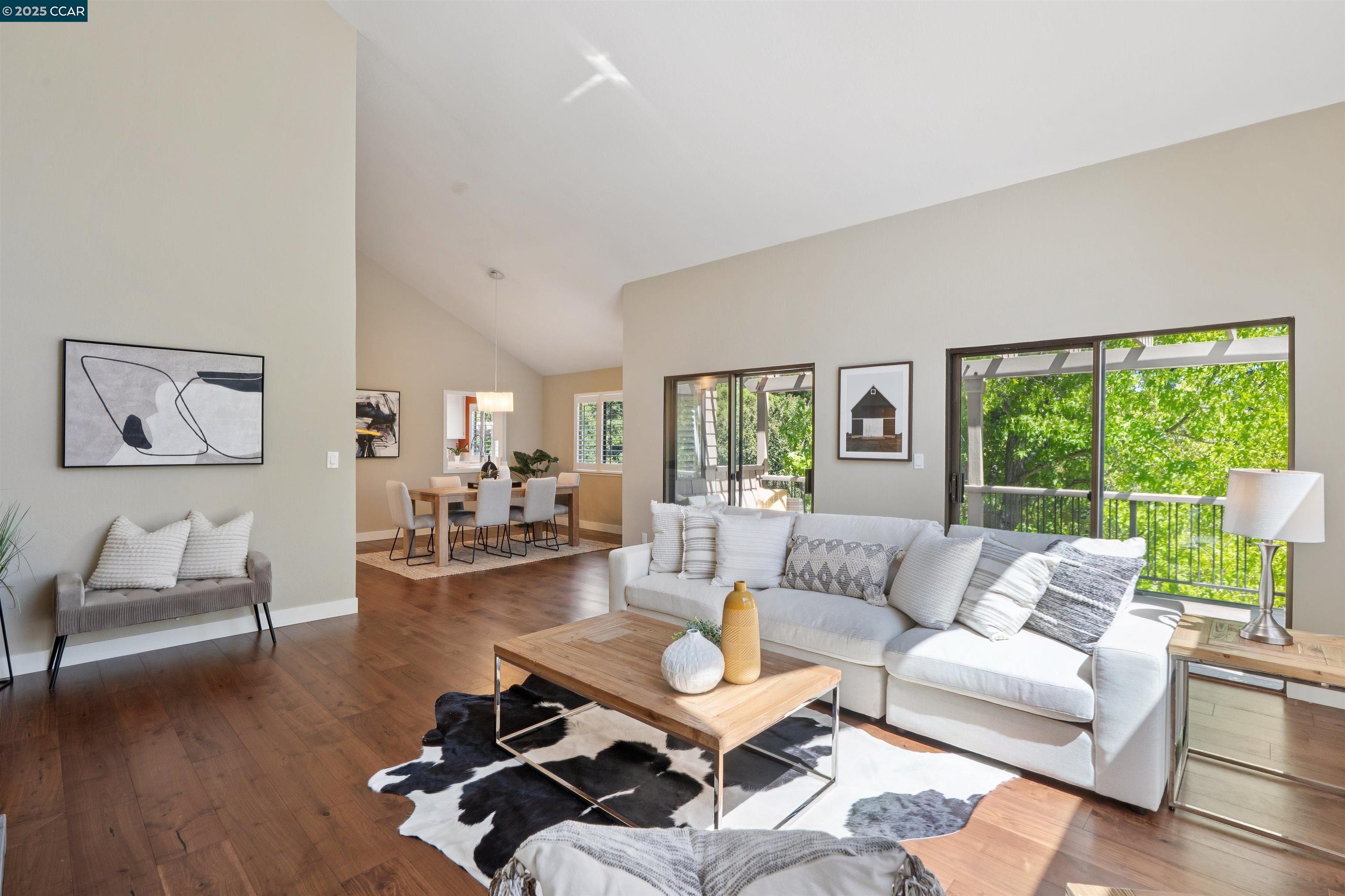 Detail Gallery Image 9 of 51 For 404 Ridge Gate Road, Orinda,  CA 94563 - 3 Beds | 2 Baths