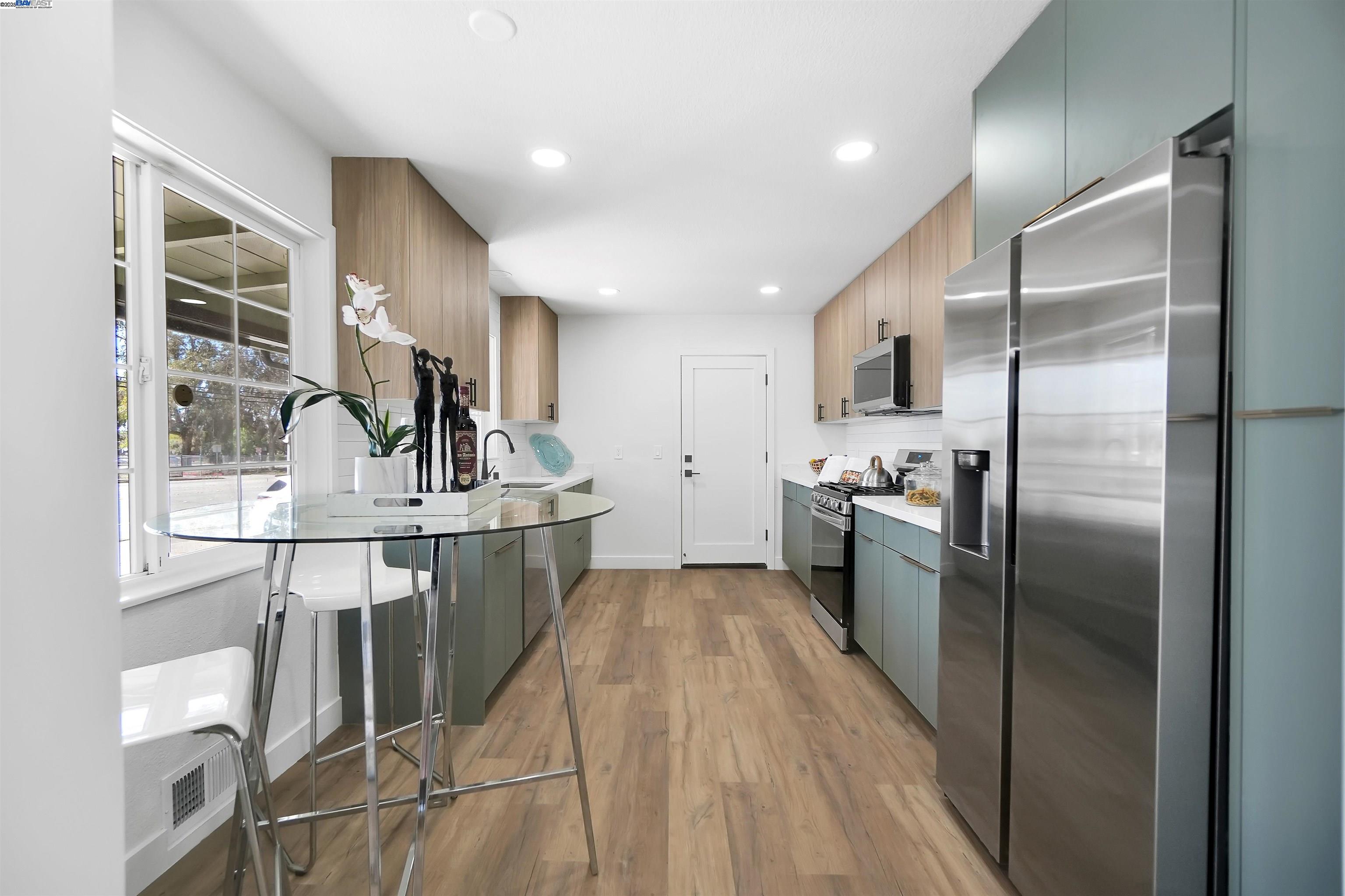 Detail Gallery Image 15 of 57 For 524 E Warren Ave, Fremont,  CA 94539 - 4 Beds | 2 Baths