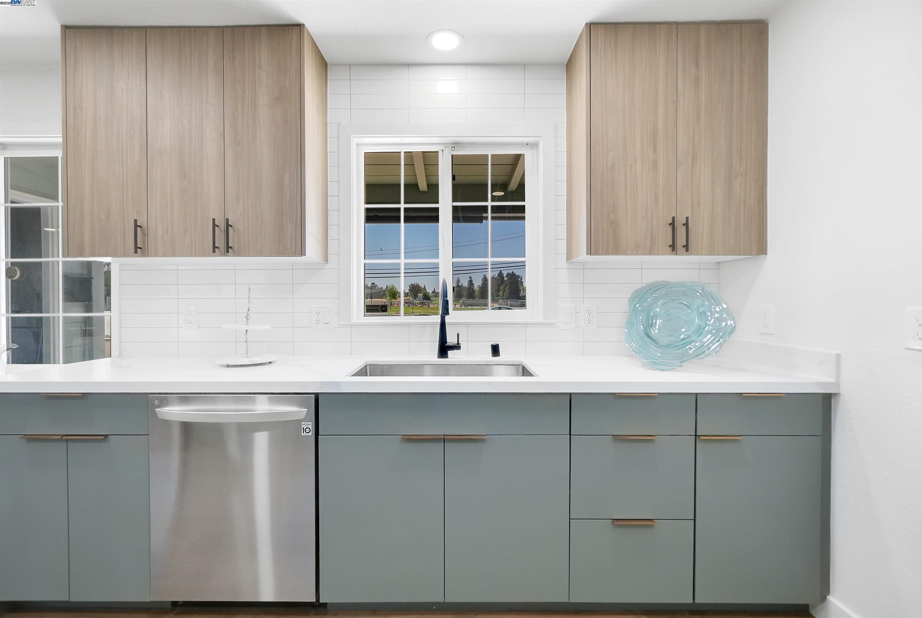 Detail Gallery Image 18 of 57 For 524 E Warren Ave, Fremont,  CA 94539 - 4 Beds | 2 Baths