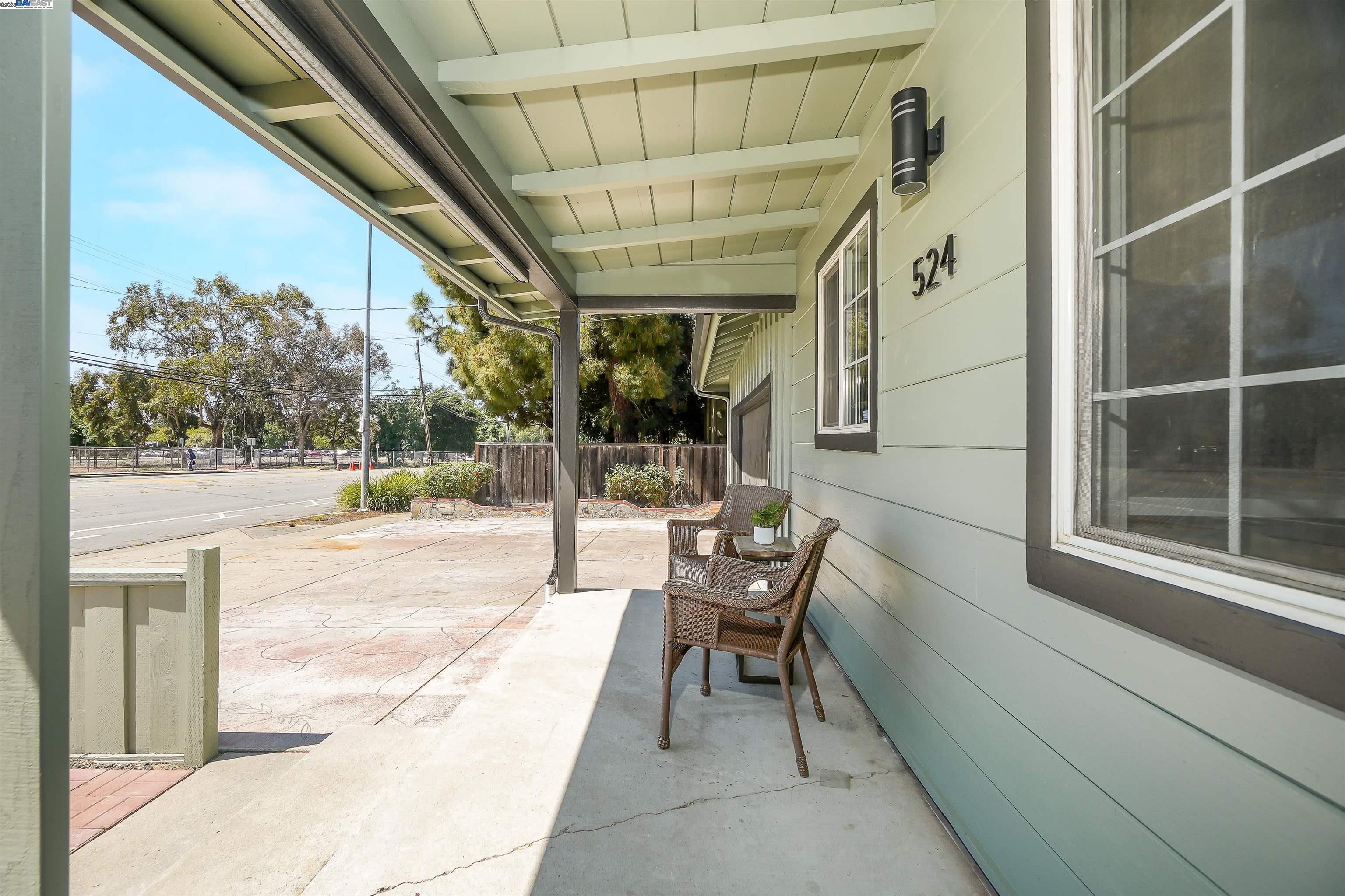 Detail Gallery Image 4 of 57 For 524 E Warren Ave, Fremont,  CA 94539 - 4 Beds | 2 Baths