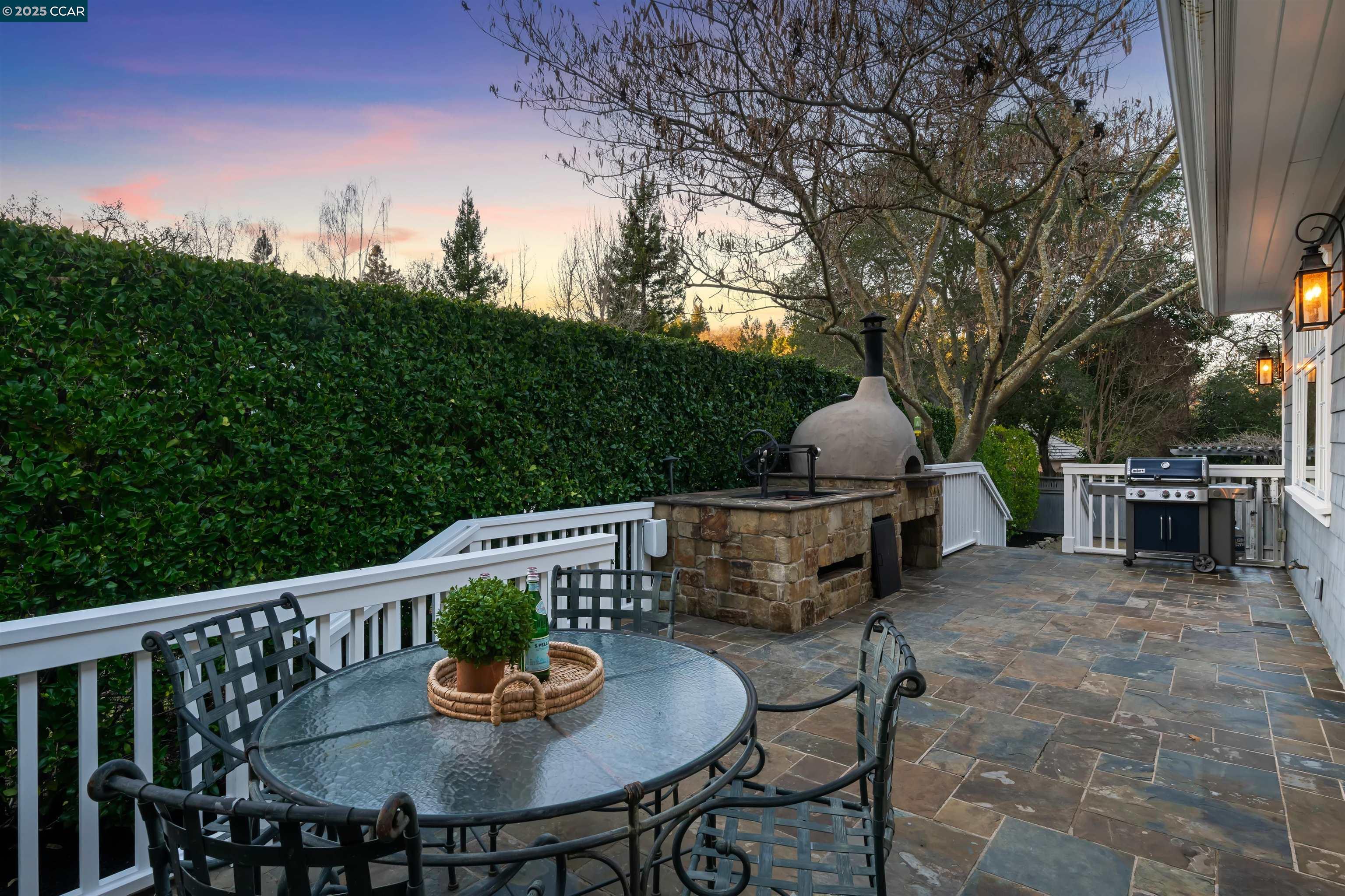 Detail Gallery Image 20 of 53 For 755 Old Jonas Hill Rd, Lafayette,  CA 94549 - 4 Beds | 3/1 Baths