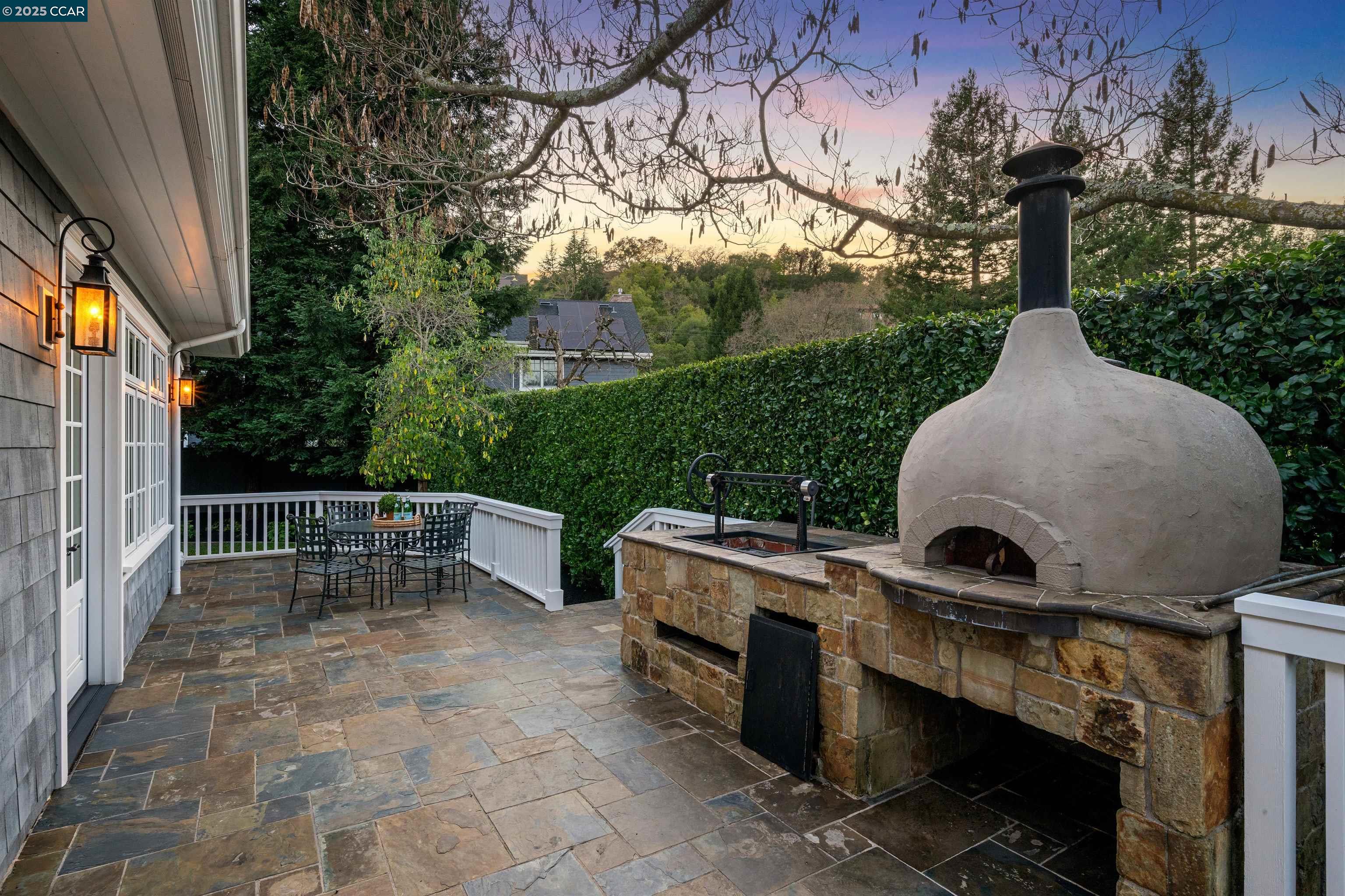 Detail Gallery Image 21 of 53 For 755 Old Jonas Hill Rd, Lafayette,  CA 94549 - 4 Beds | 3/1 Baths