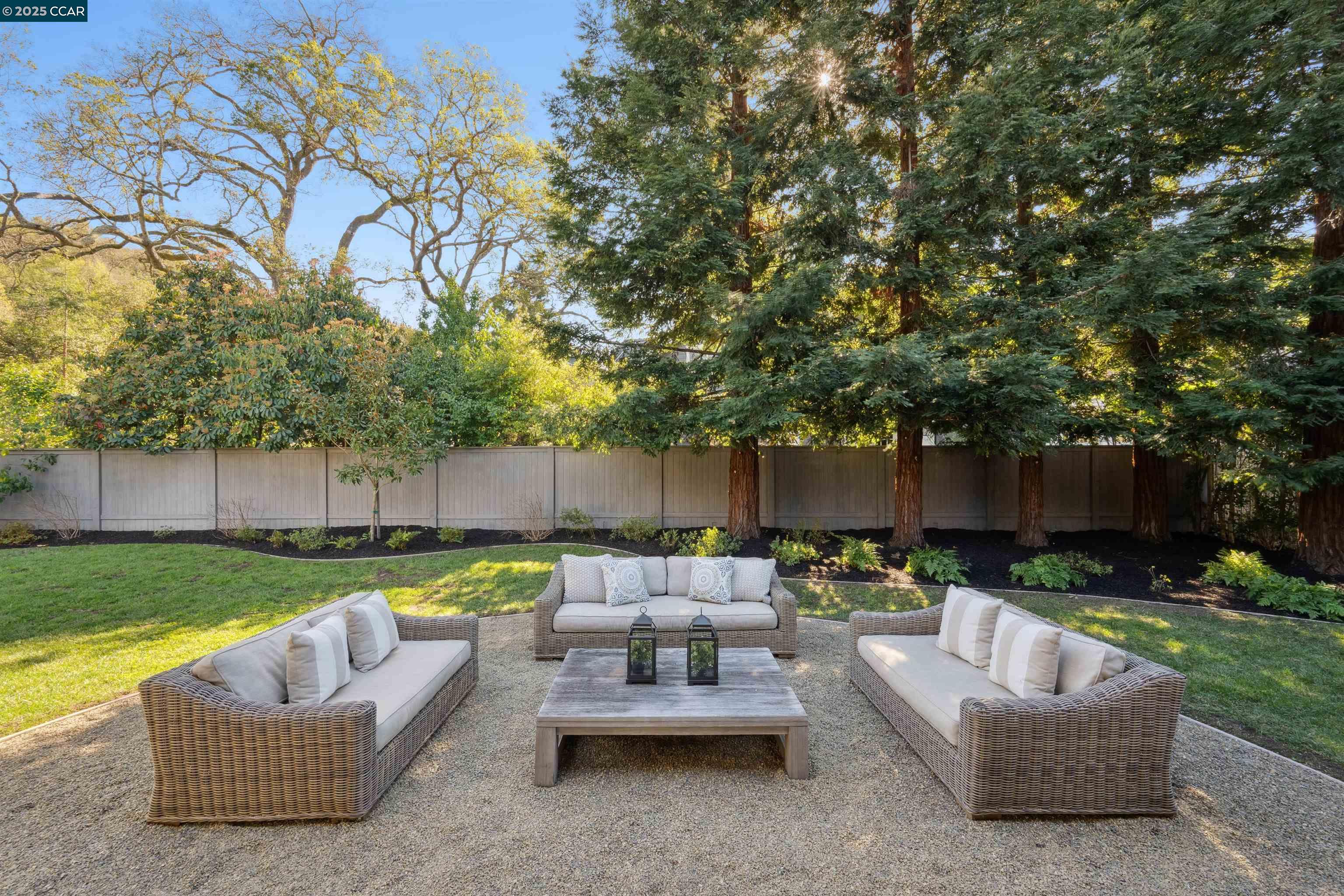 Detail Gallery Image 8 of 53 For 755 Old Jonas Hill Rd, Lafayette,  CA 94549 - 4 Beds | 3/1 Baths