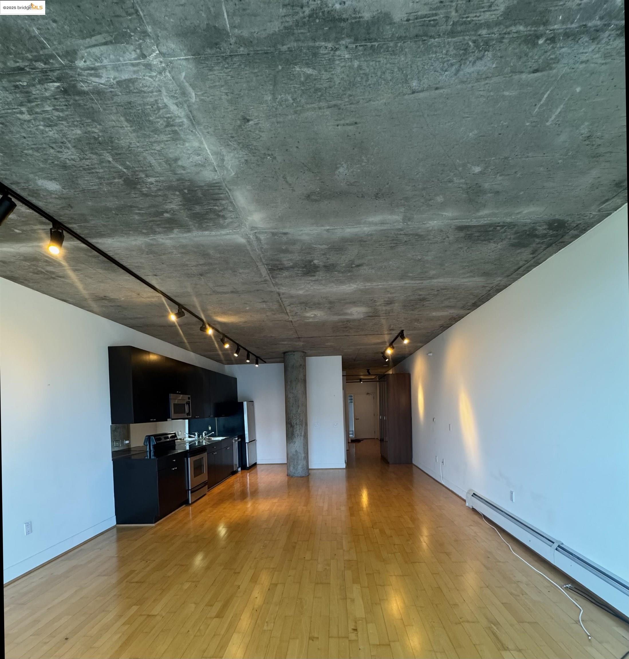 311 Oak St # 804, Oakland, California 94607, 1 Bedroom Bedrooms, 2 Rooms Rooms,1 BathroomBathrooms,Residential Lease,For Rent,311 Oak St # 804,41103075