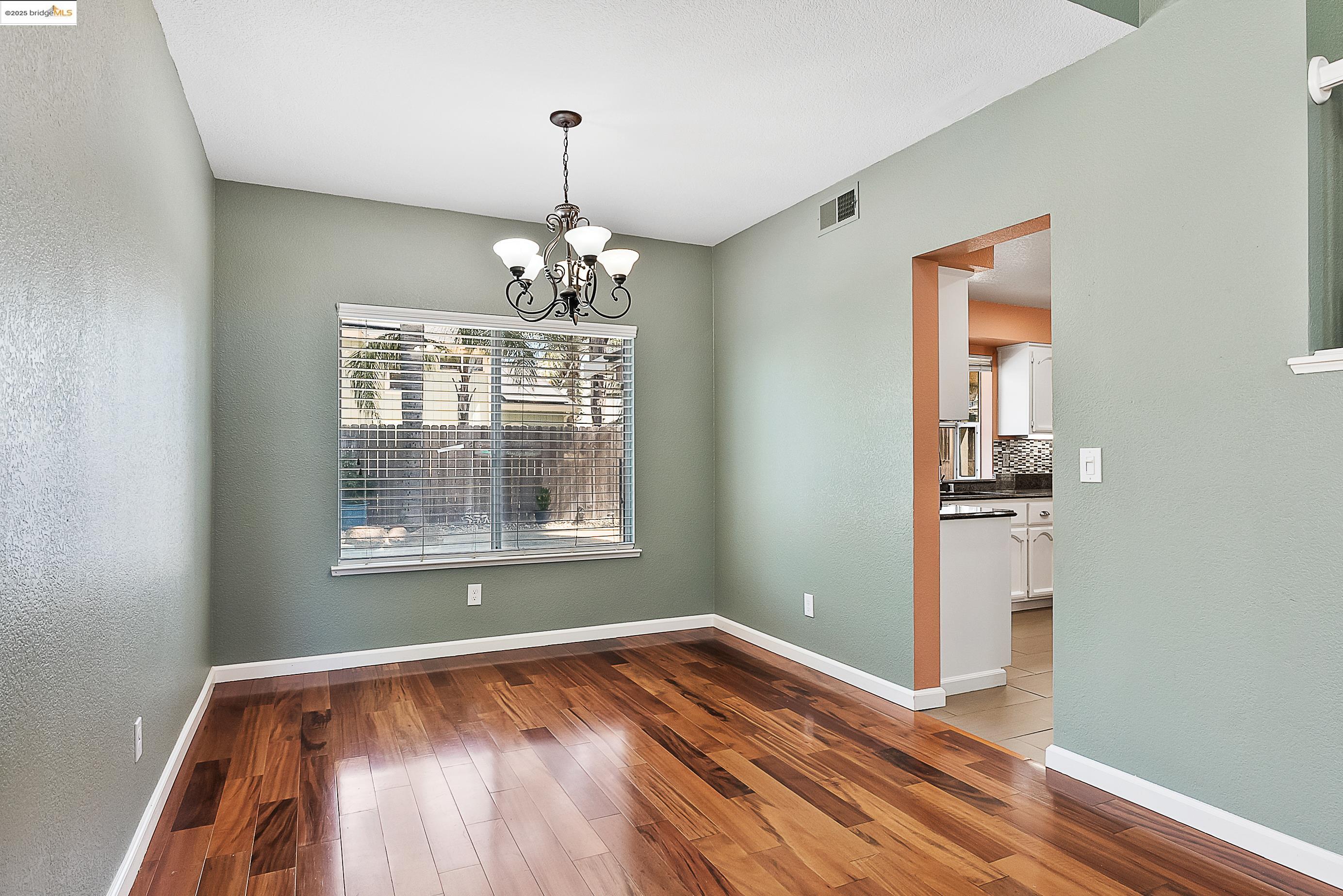 Detail Gallery Image 17 of 60 For 3759 Pine Hollow Way, Antelope,  CA 95843 - 4 Beds | 2/1 Baths