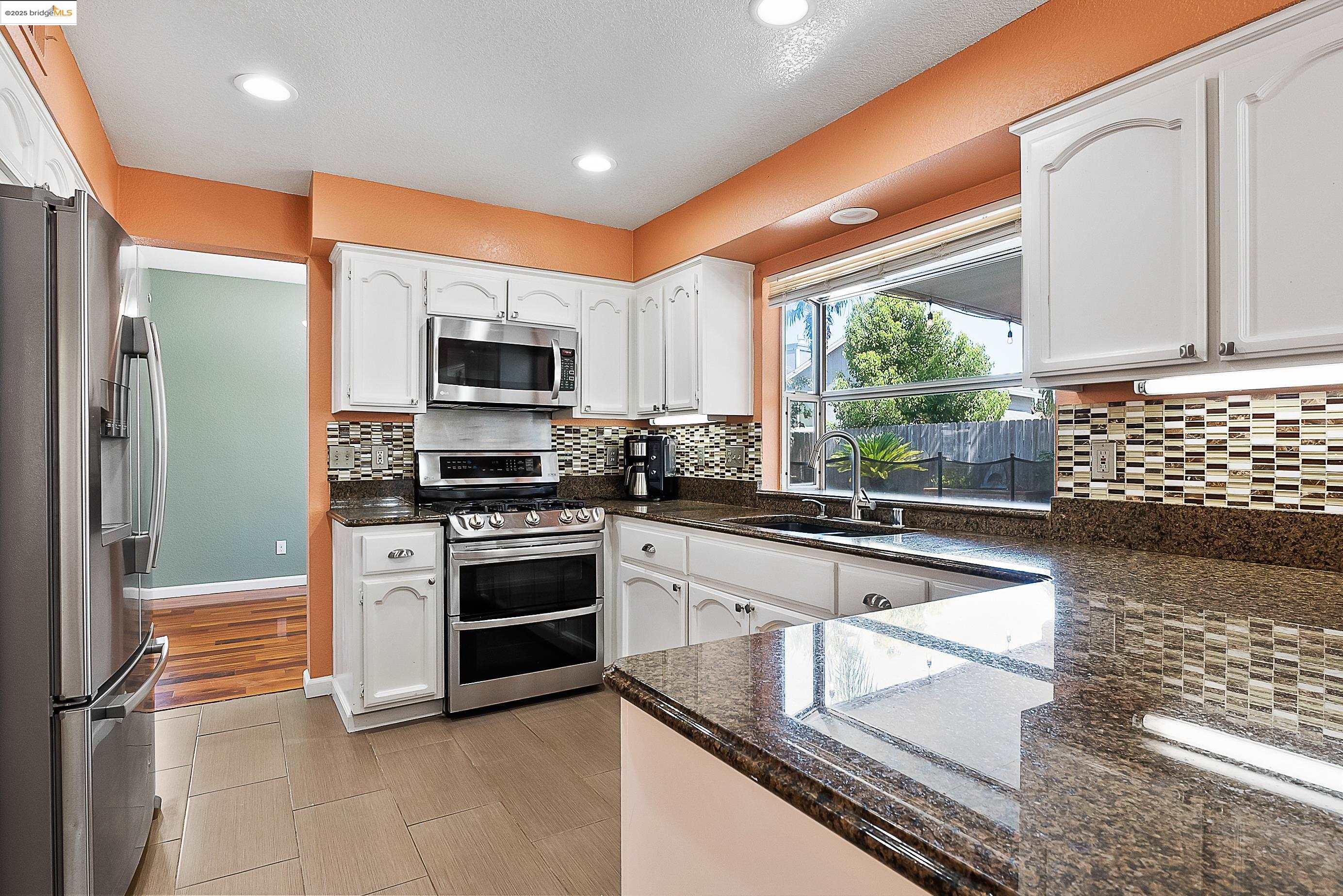Detail Gallery Image 19 of 60 For 3759 Pine Hollow Way, Antelope,  CA 95843 - 4 Beds | 2/1 Baths