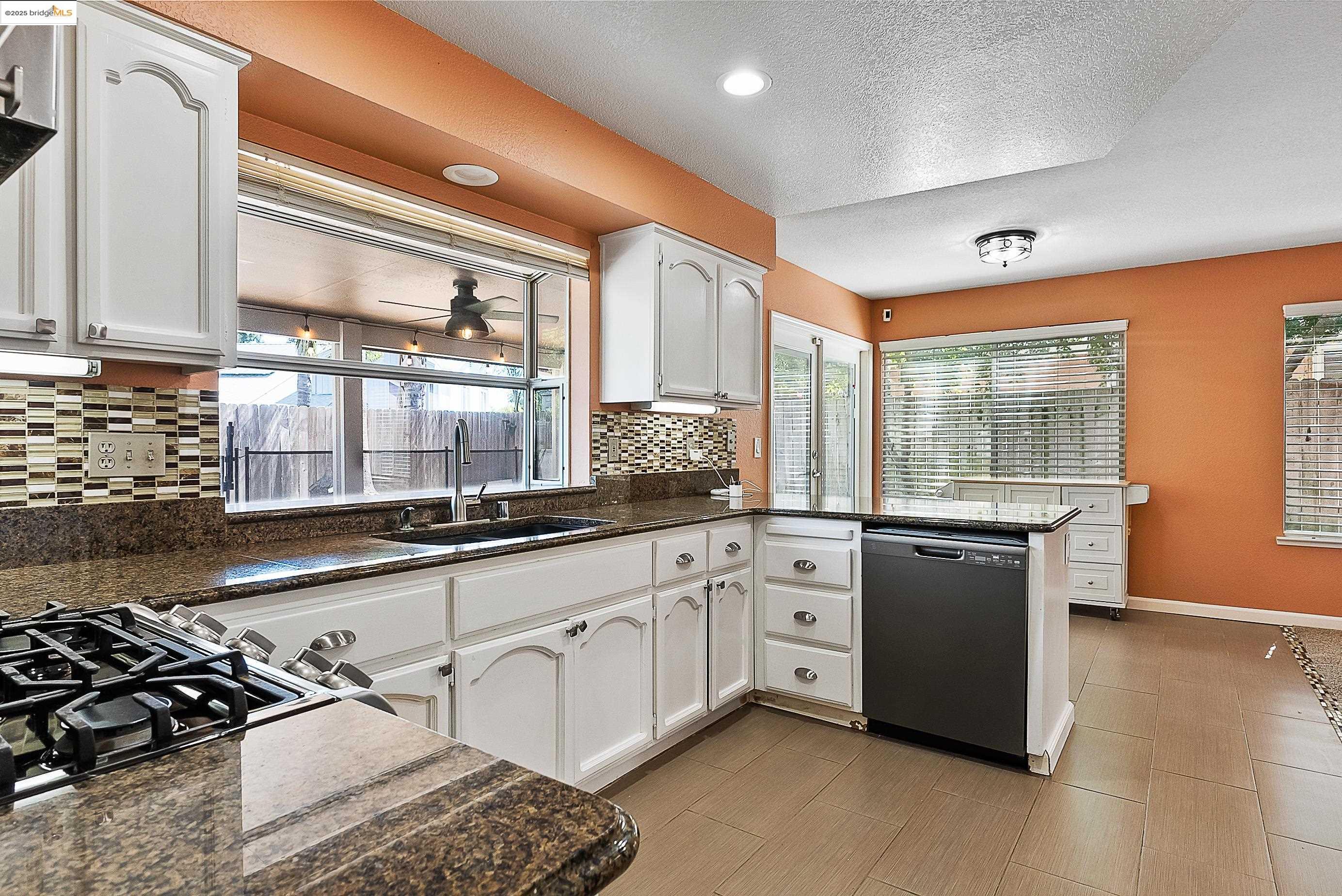 Detail Gallery Image 20 of 60 For 3759 Pine Hollow Way, Antelope,  CA 95843 - 4 Beds | 2/1 Baths