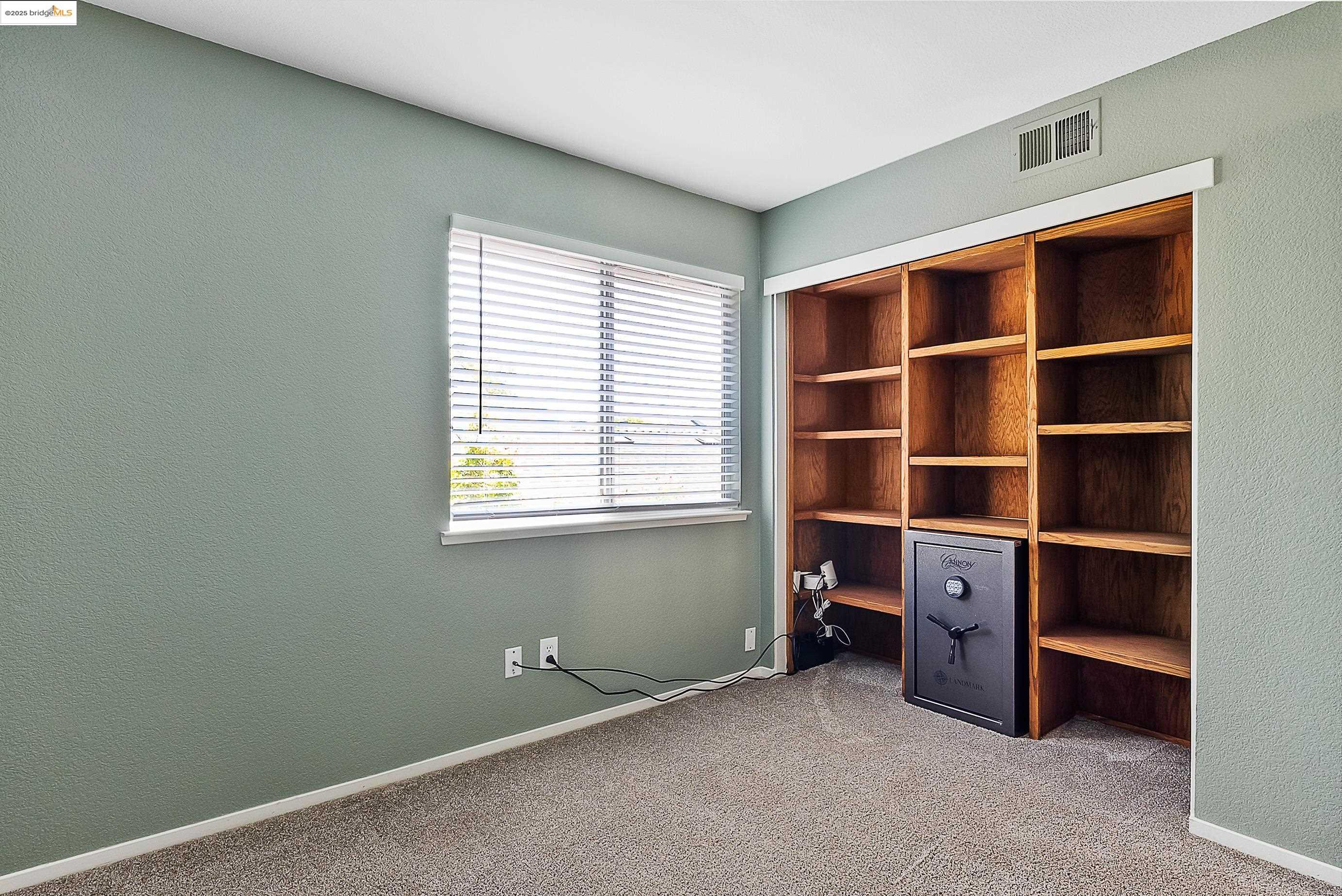 Detail Gallery Image 34 of 60 For 3759 Pine Hollow Way, Antelope,  CA 95843 - 4 Beds | 2/1 Baths