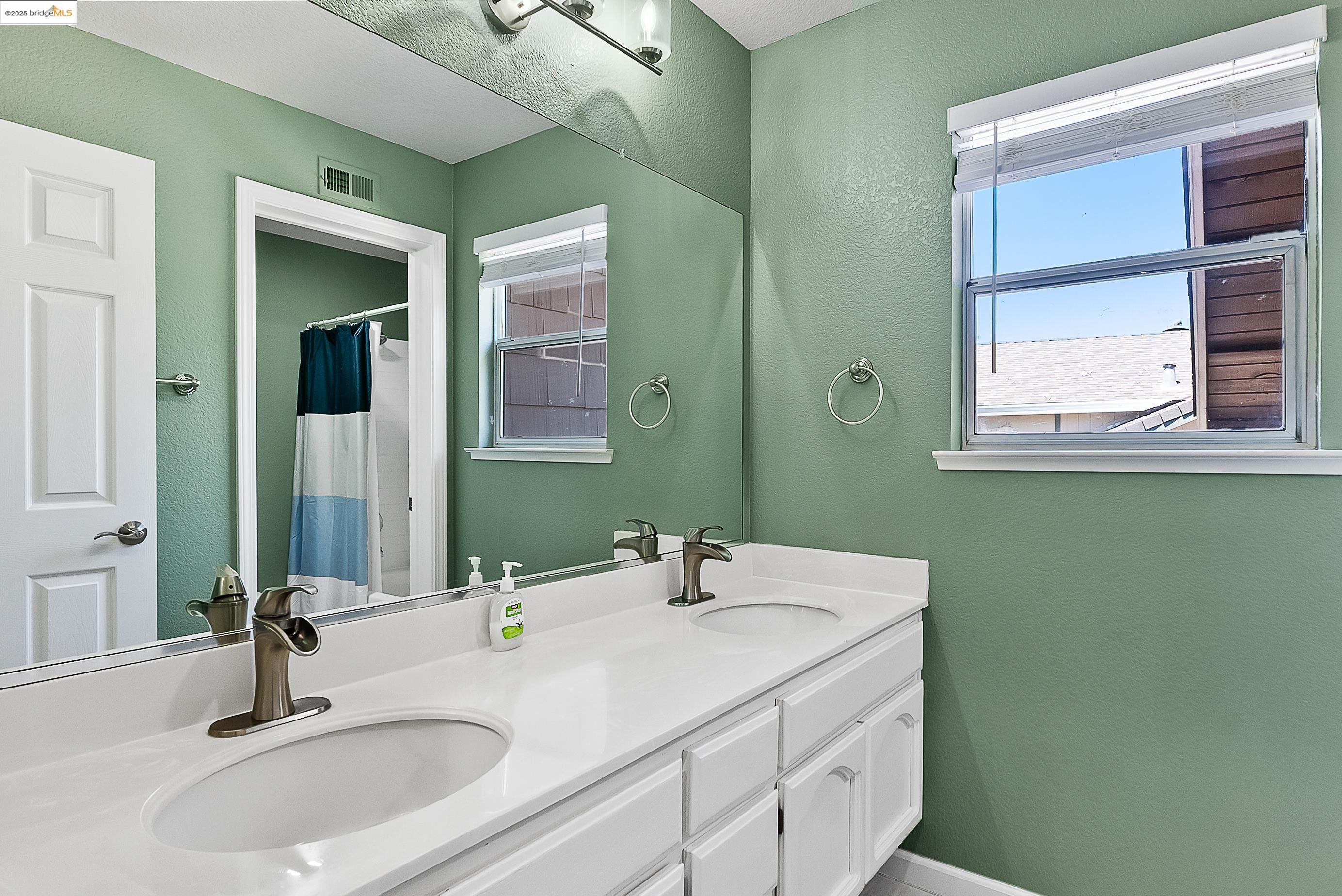 Detail Gallery Image 38 of 60 For 3759 Pine Hollow Way, Antelope,  CA 95843 - 4 Beds | 2/1 Baths