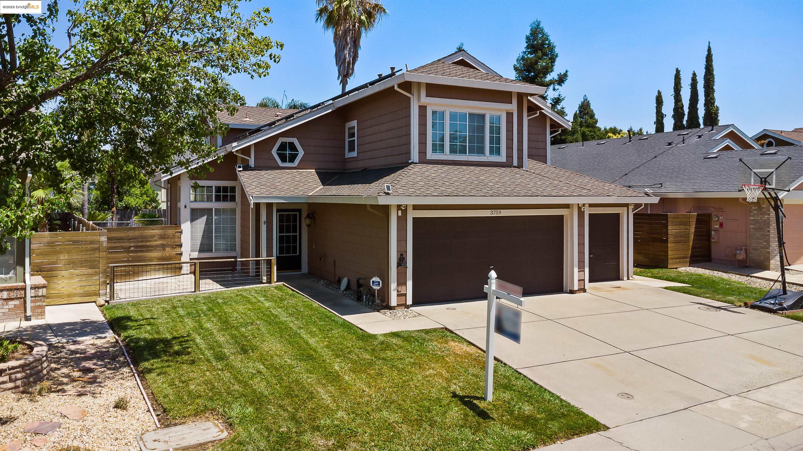 Detail Gallery Image 6 of 60 For 3759 Pine Hollow Way, Antelope,  CA 95843 - 4 Beds | 2/1 Baths