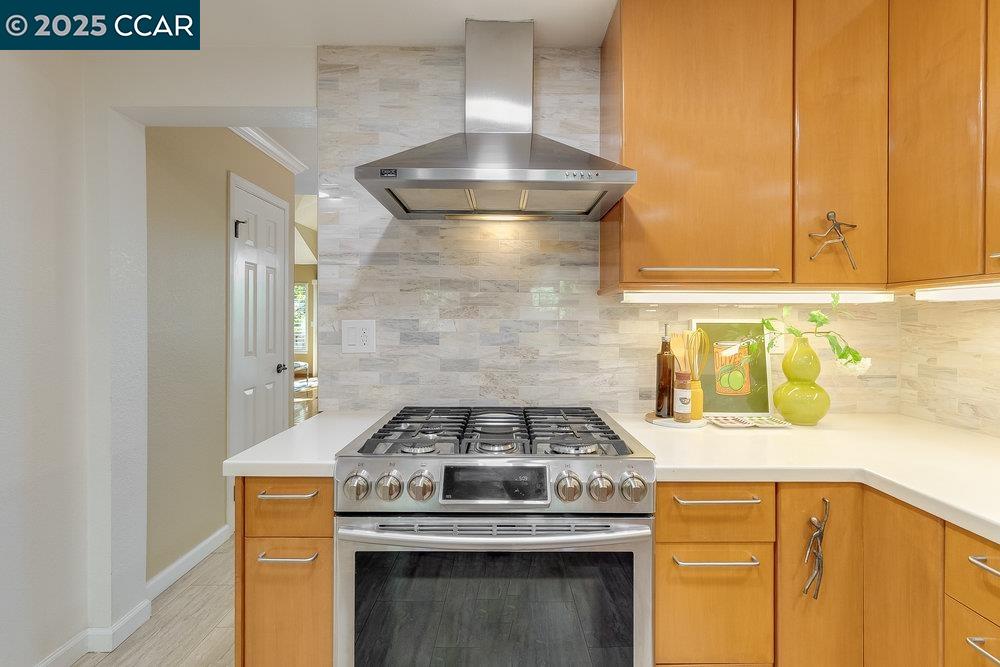 Detail Gallery Image 2 of 41 For 325 Beacon Ridge Ln, Walnut Creek,  CA 94597 - 3 Beds | 3/1 Baths
