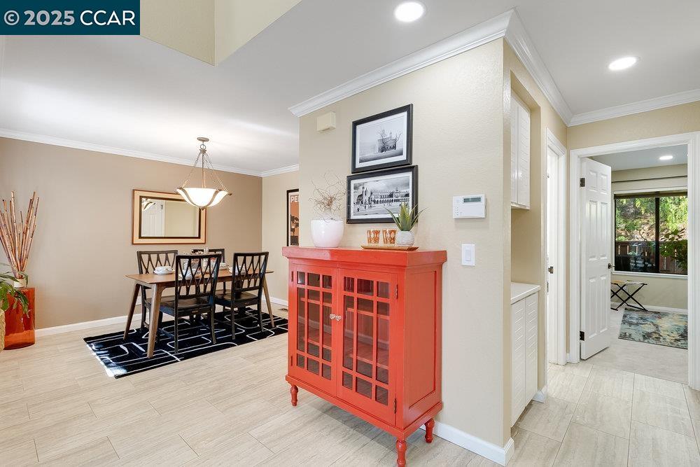Detail Gallery Image 11 of 41 For 325 Beacon Ridge Ln, Walnut Creek,  CA 94597 - 3 Beds | 3/1 Baths
