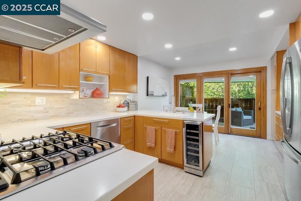 Detail Gallery Image 14 of 41 For 325 Beacon Ridge Ln, Walnut Creek,  CA 94597 - 3 Beds | 3/1 Baths