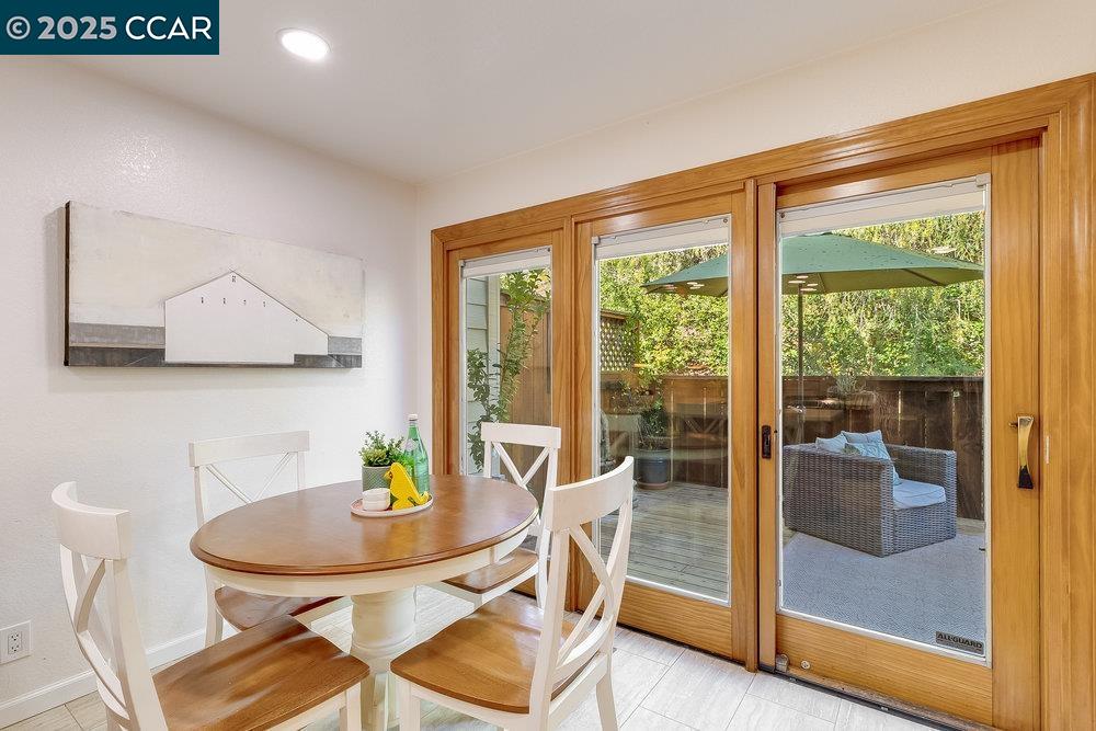 Detail Gallery Image 17 of 41 For 325 Beacon Ridge Ln, Walnut Creek,  CA 94597 - 3 Beds | 3/1 Baths