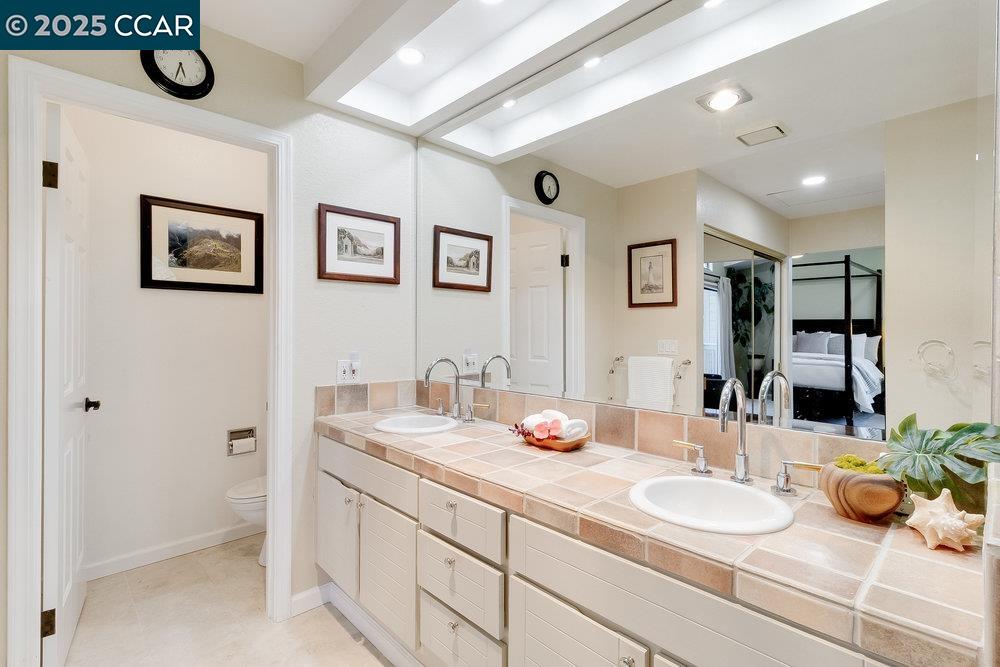 Detail Gallery Image 26 of 41 For 325 Beacon Ridge Ln, Walnut Creek,  CA 94597 - 3 Beds | 3/1 Baths