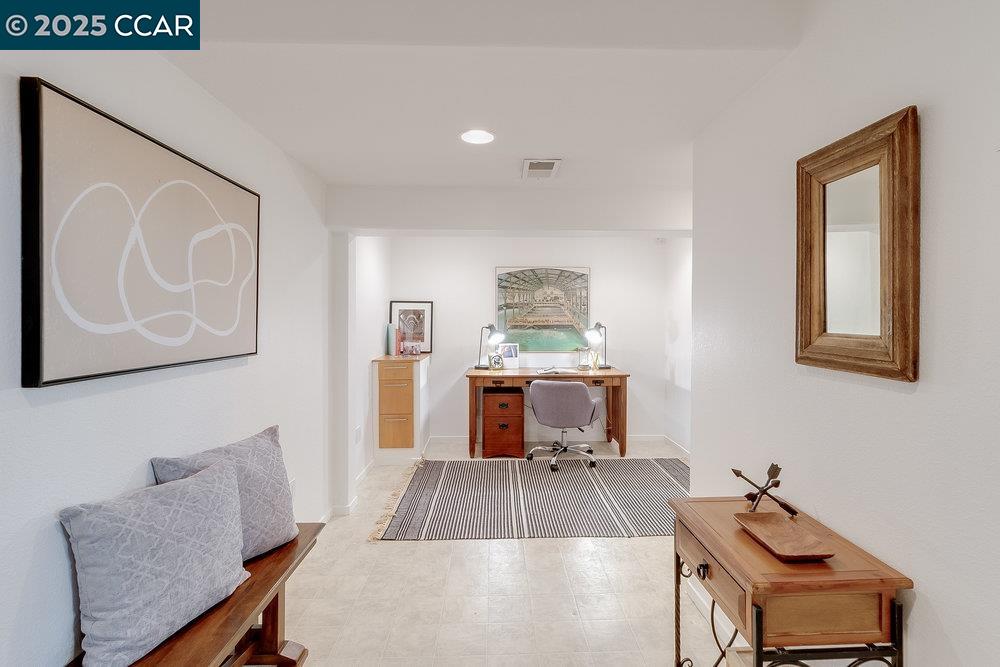 Detail Gallery Image 30 of 41 For 325 Beacon Ridge Ln, Walnut Creek,  CA 94597 - 3 Beds | 3/1 Baths
