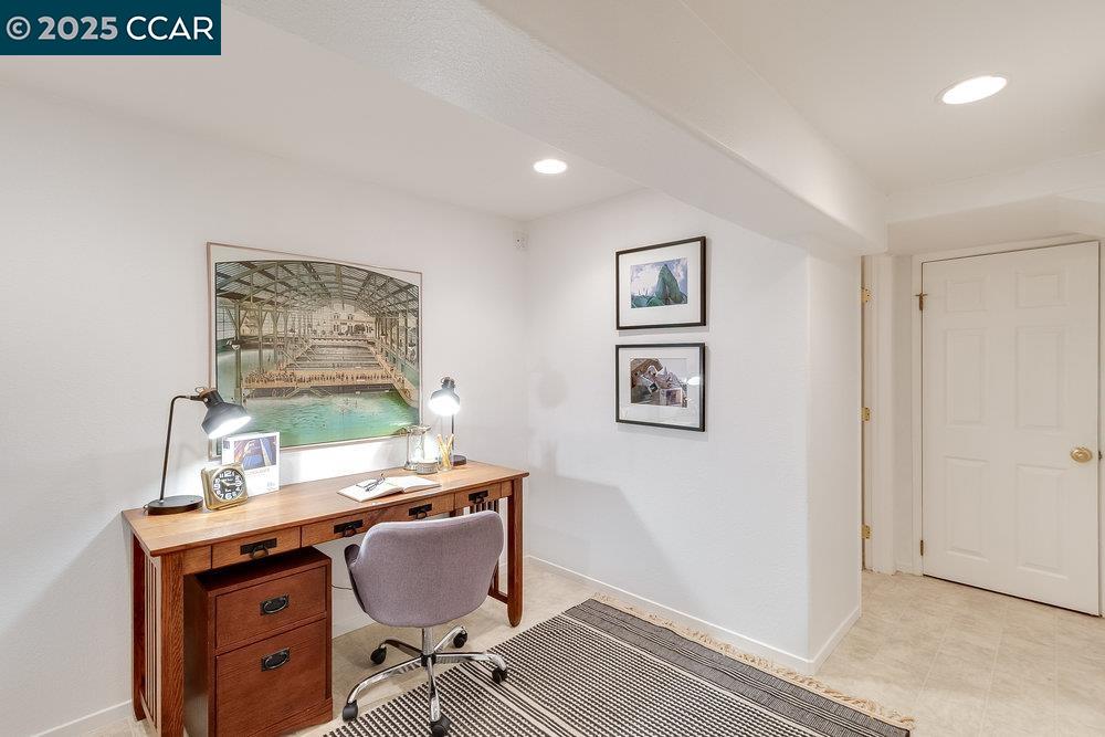 Detail Gallery Image 31 of 41 For 325 Beacon Ridge Ln, Walnut Creek,  CA 94597 - 3 Beds | 3/1 Baths