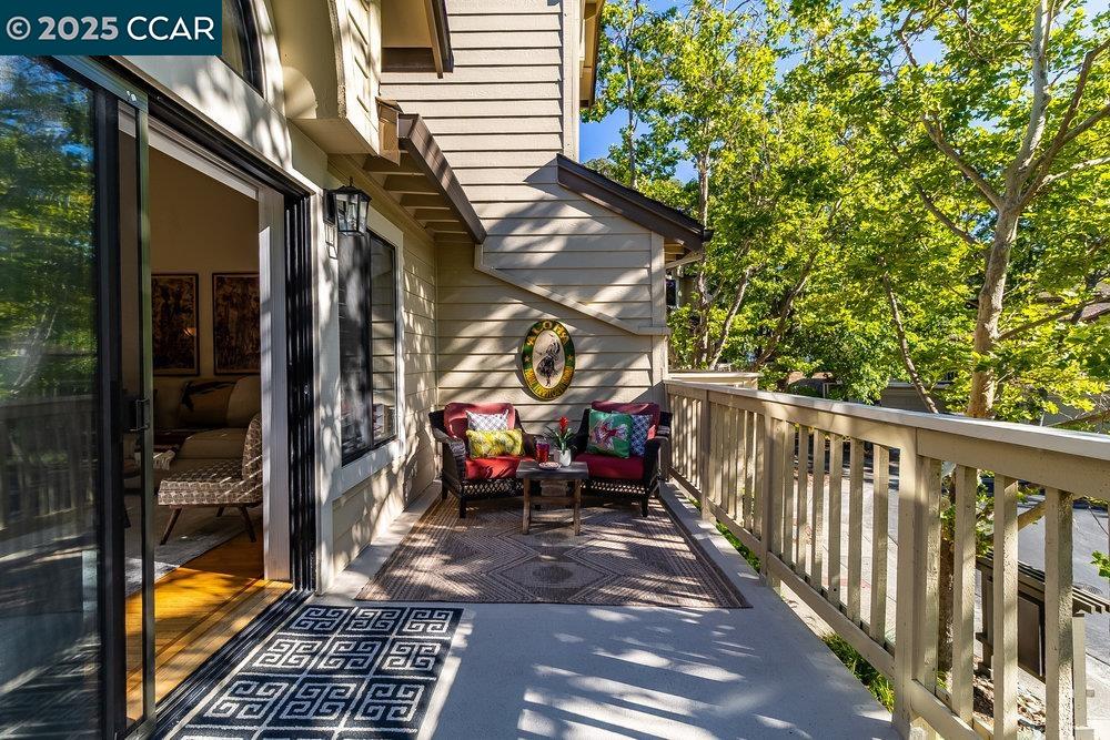 Detail Gallery Image 33 of 41 For 325 Beacon Ridge Ln, Walnut Creek,  CA 94597 - 3 Beds | 3/1 Baths