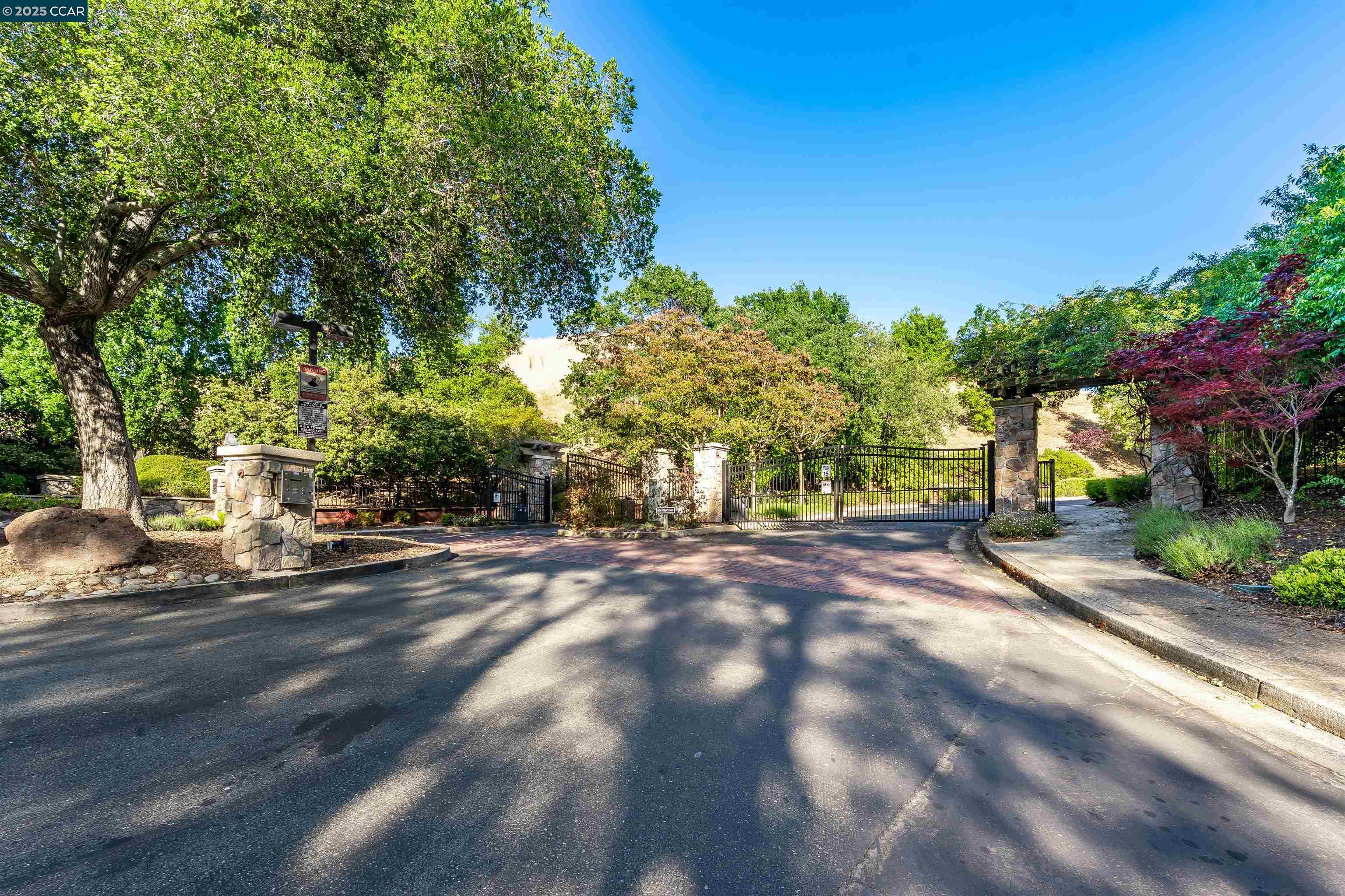 Detail Gallery Image 37 of 41 For 325 Beacon Ridge Ln, Walnut Creek,  CA 94597 - 3 Beds | 3/1 Baths