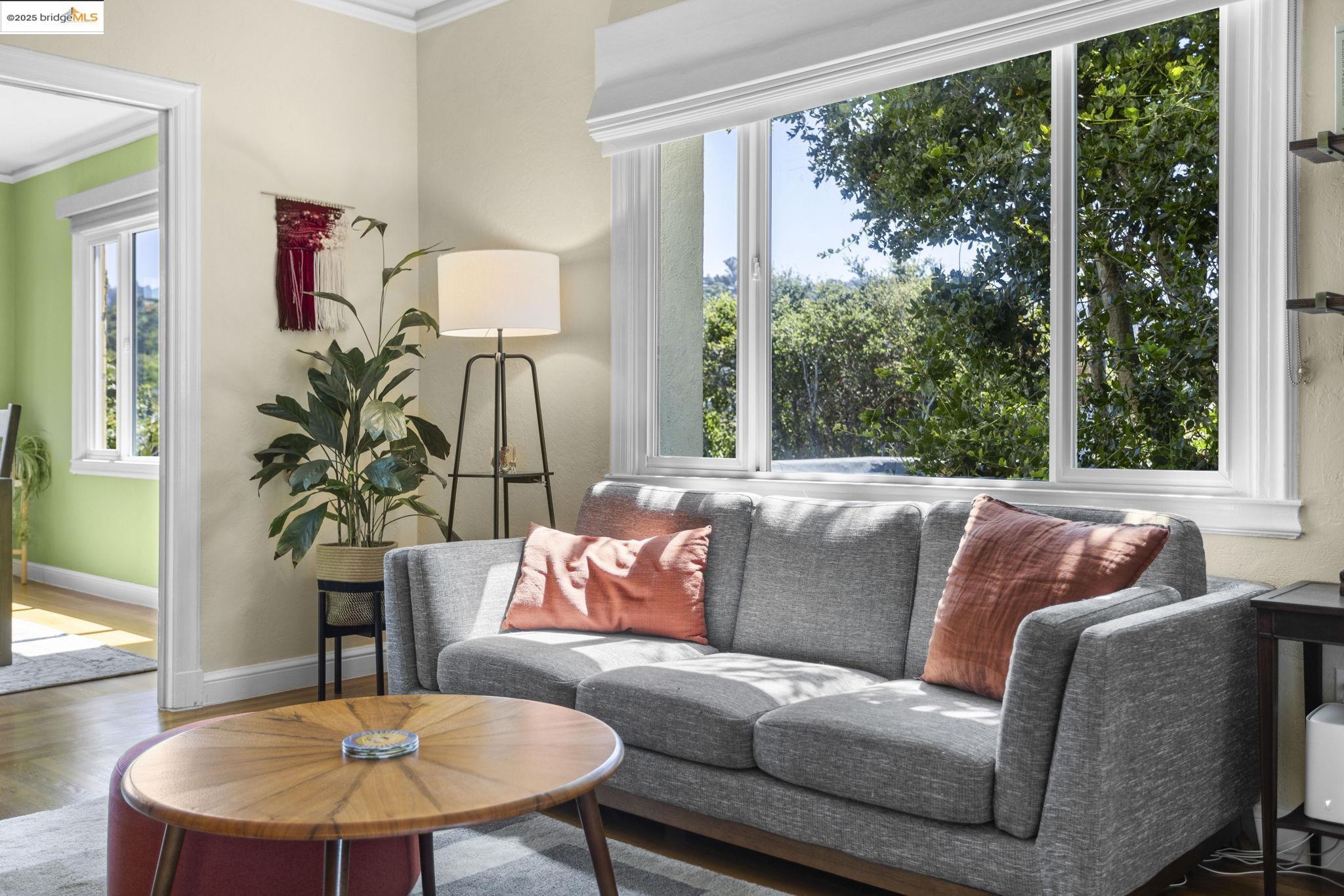 1222 Hollywood Ave, Oakland, California 94602, 1 Bedroom Bedrooms, 4 Rooms Rooms,1 BathroomBathrooms,Residential,For Sale,1222 Hollywood Ave,41103078