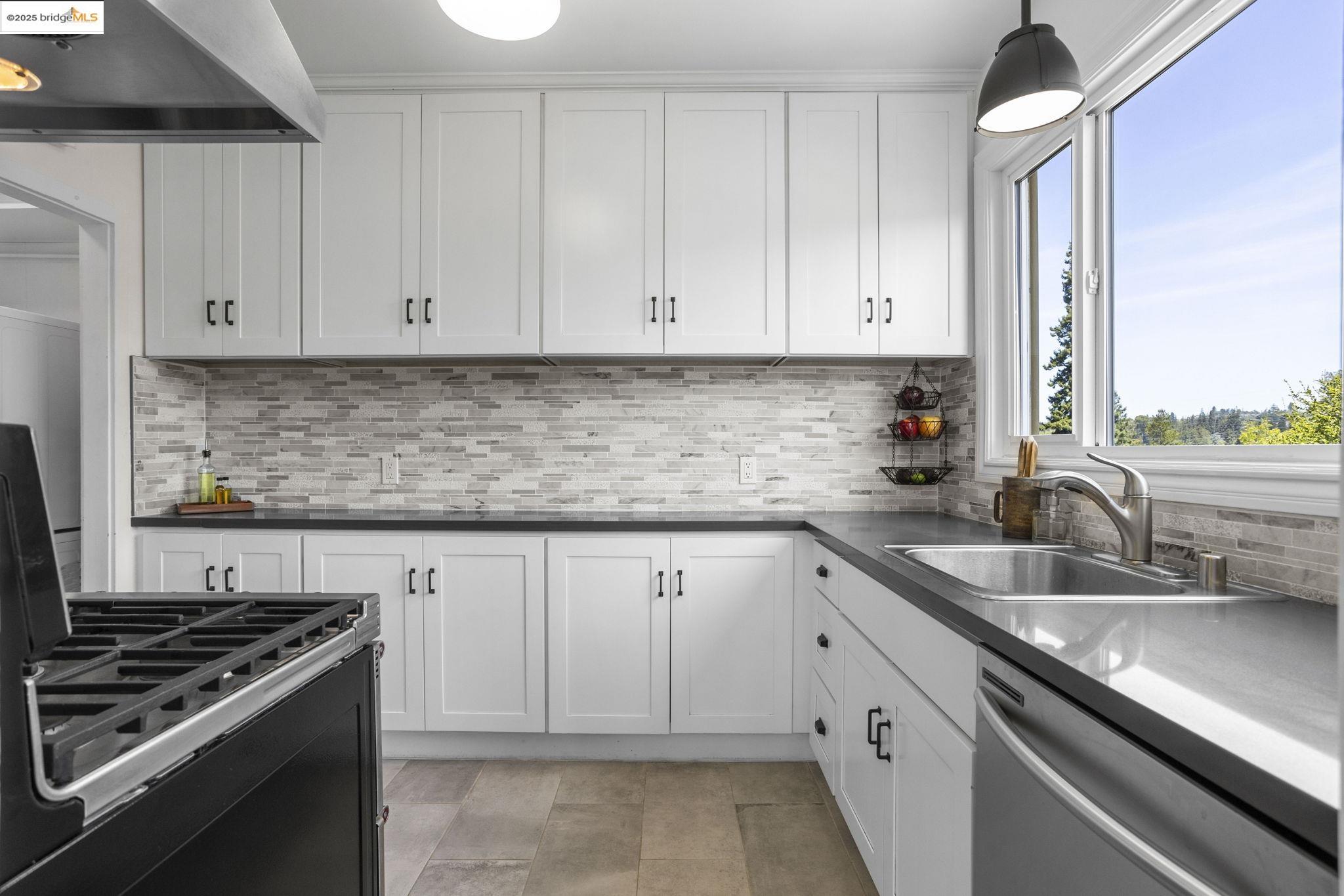 1222 Hollywood Ave, Oakland, California 94602, 1 Bedroom Bedrooms, 4 Rooms Rooms,1 BathroomBathrooms,Residential,For Sale,1222 Hollywood Ave,41103078