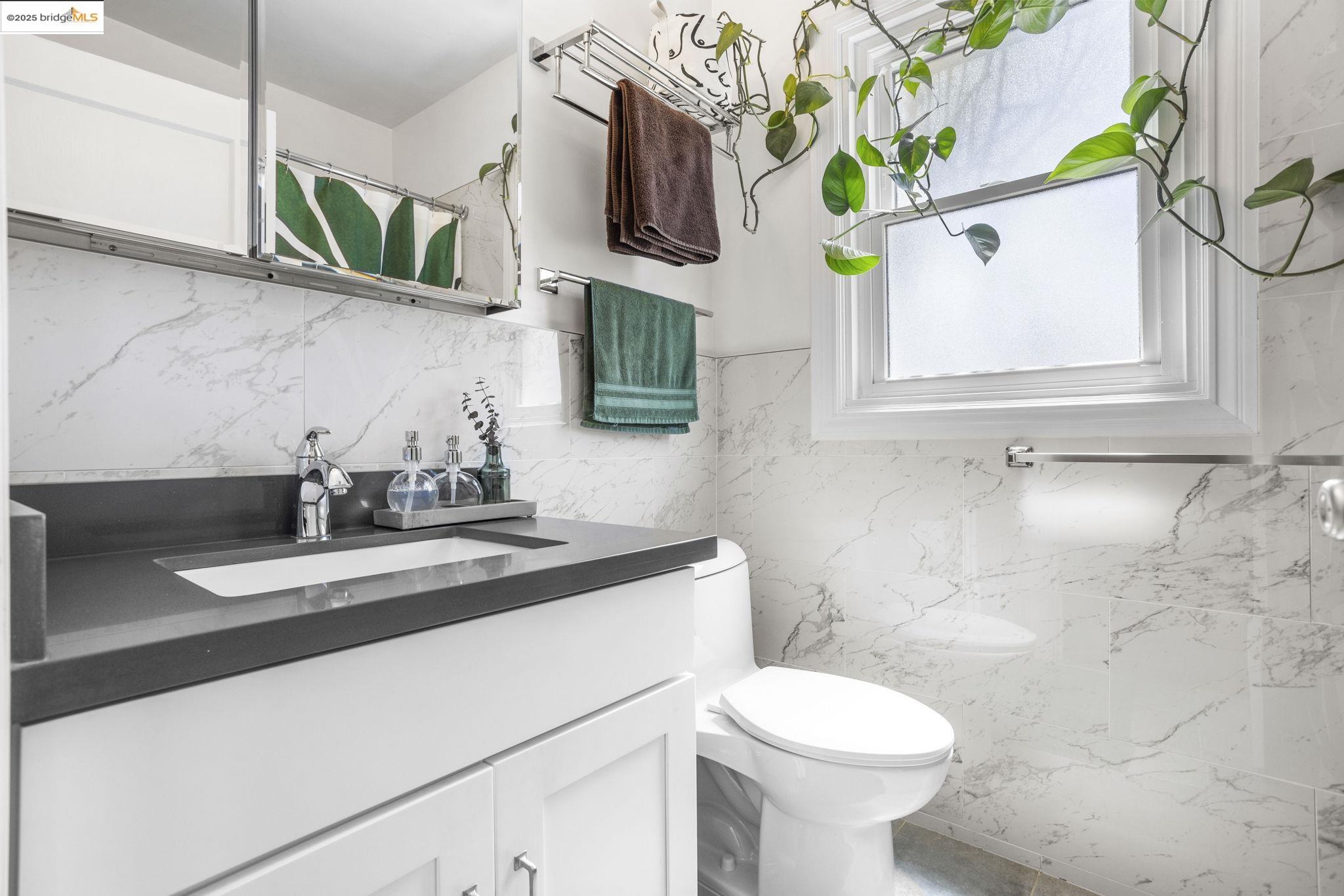 1222 Hollywood Ave, Oakland, California 94602, 1 Bedroom Bedrooms, 4 Rooms Rooms,1 BathroomBathrooms,Residential,For Sale,1222 Hollywood Ave,41103078