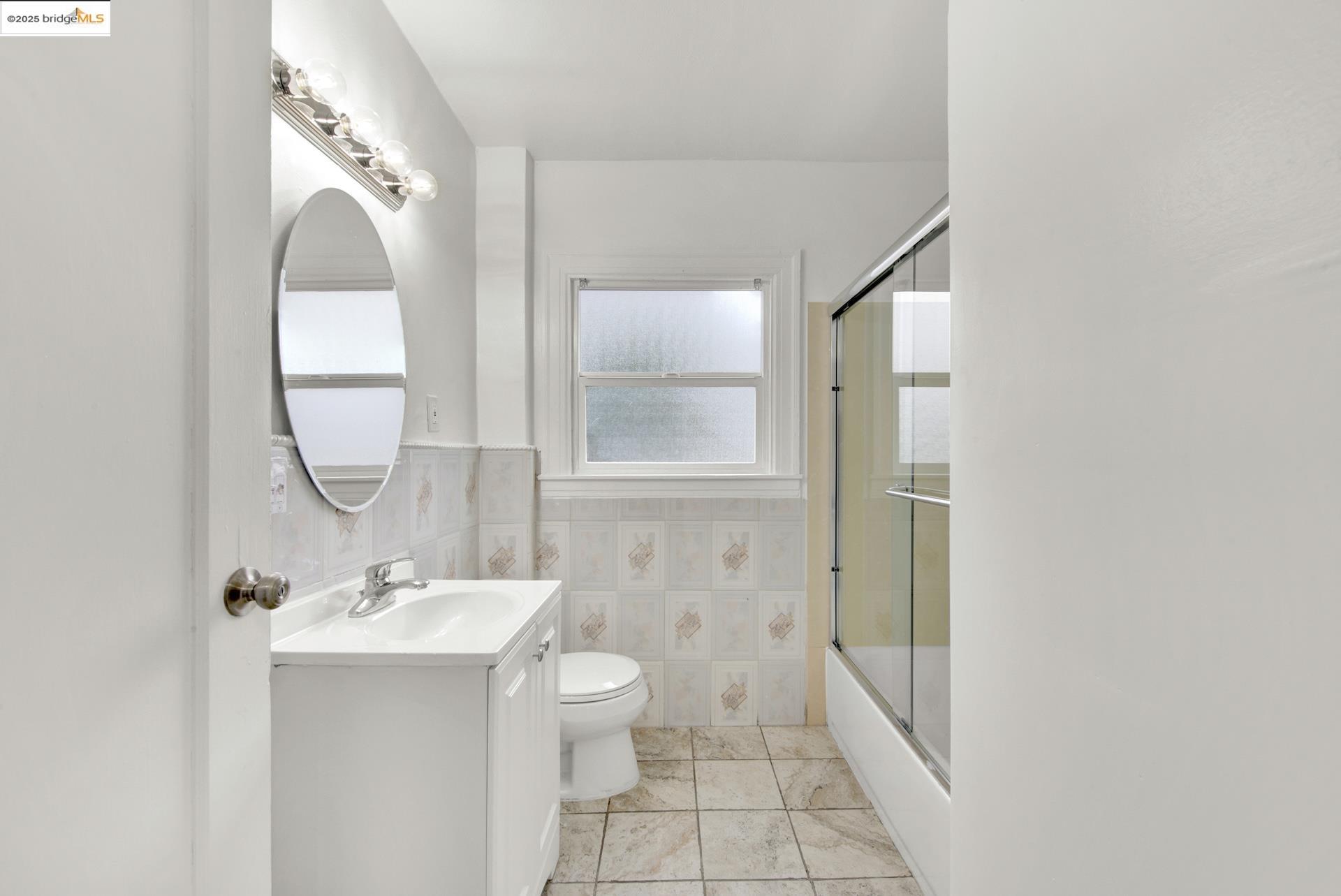 Detail Gallery Image 28 of 60 For 1009 106th Ave, Oakland,  CA 94603 - 2 Beds | 1 Baths