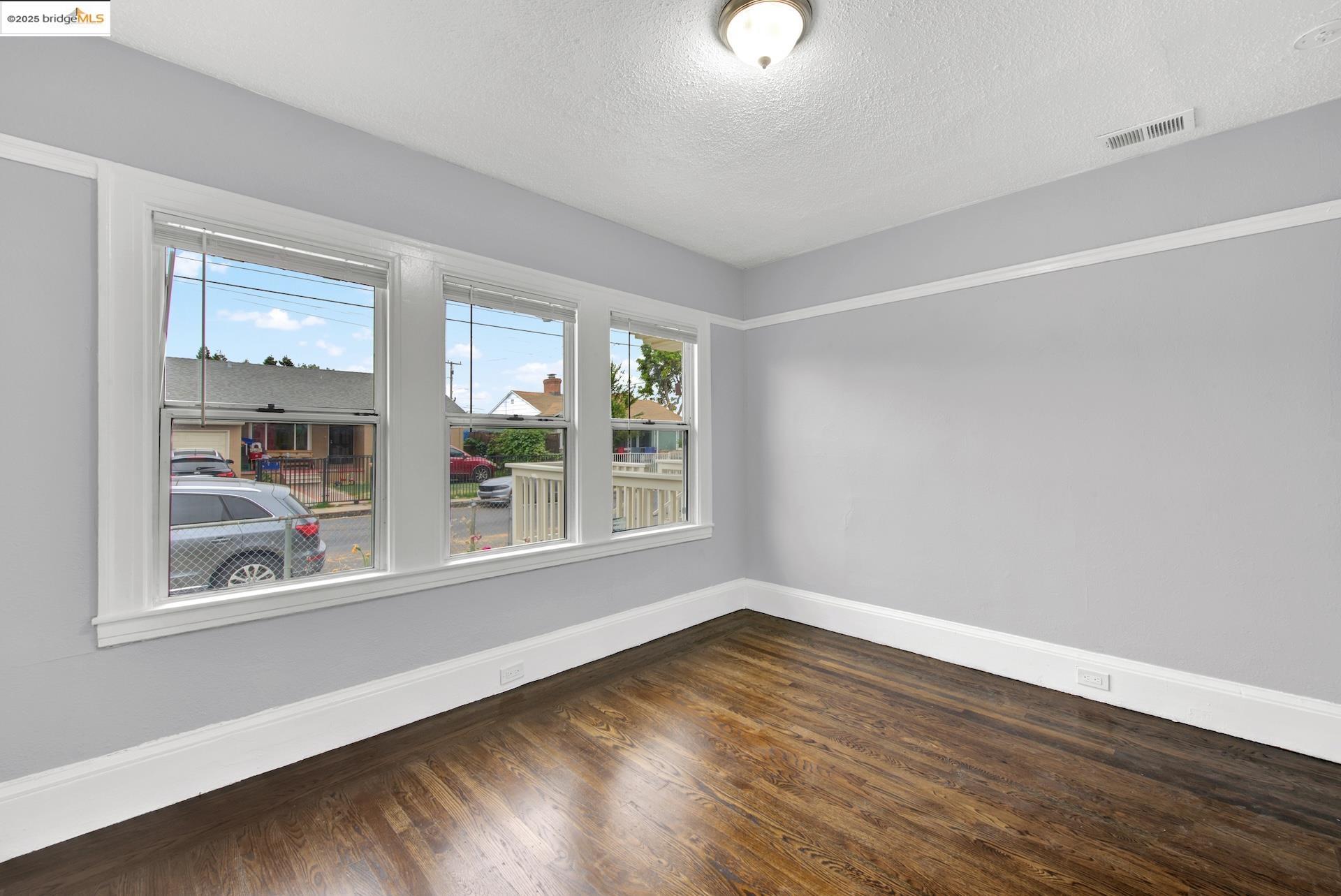 Detail Gallery Image 37 of 60 For 1009 106th Ave, Oakland,  CA 94603 - 2 Beds | 1 Baths