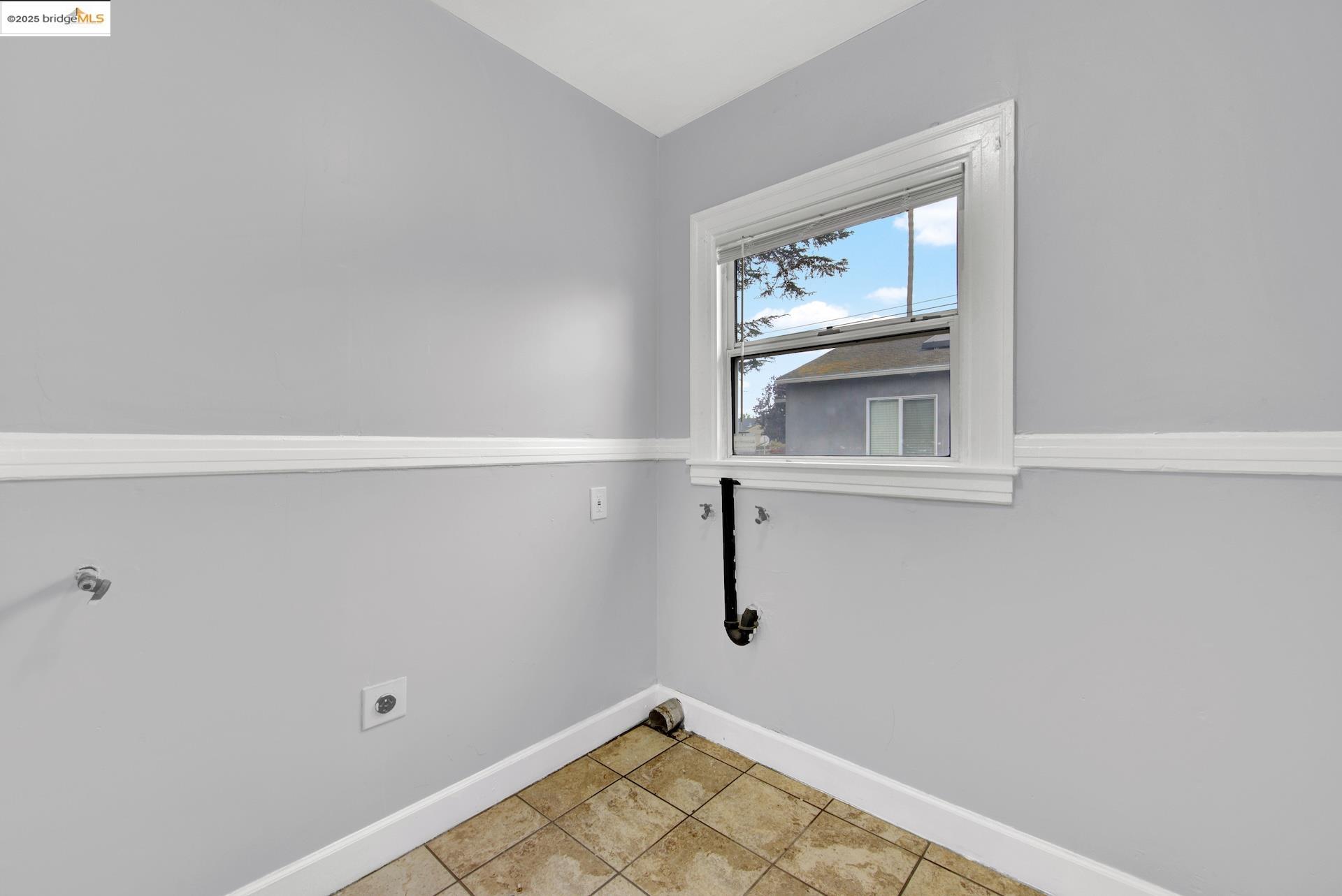 Detail Gallery Image 44 of 60 For 1009 106th Ave, Oakland,  CA 94603 - 2 Beds | 1 Baths