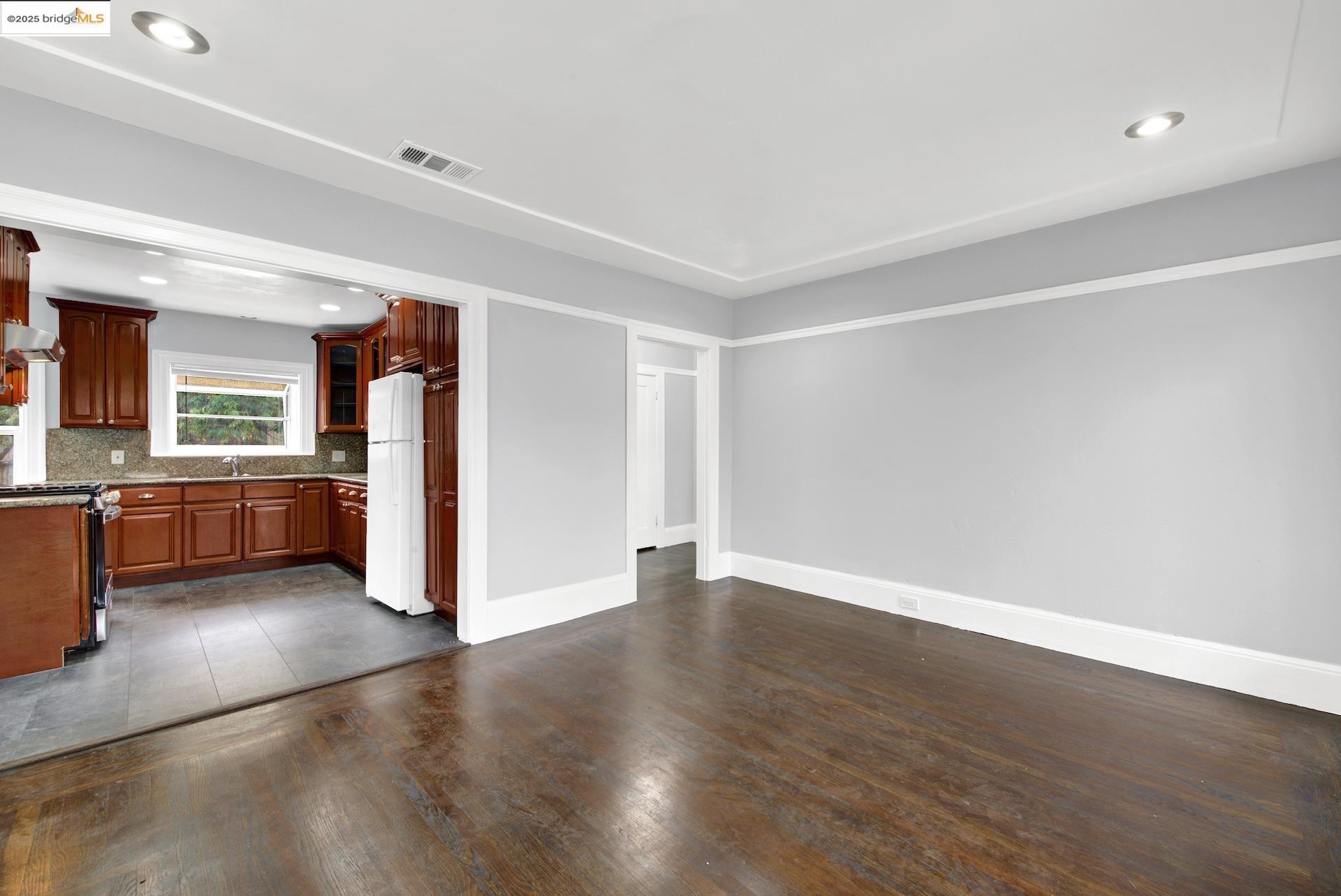 Detail Gallery Image 46 of 60 For 1009 106th Ave, Oakland,  CA 94603 - 2 Beds | 1 Baths