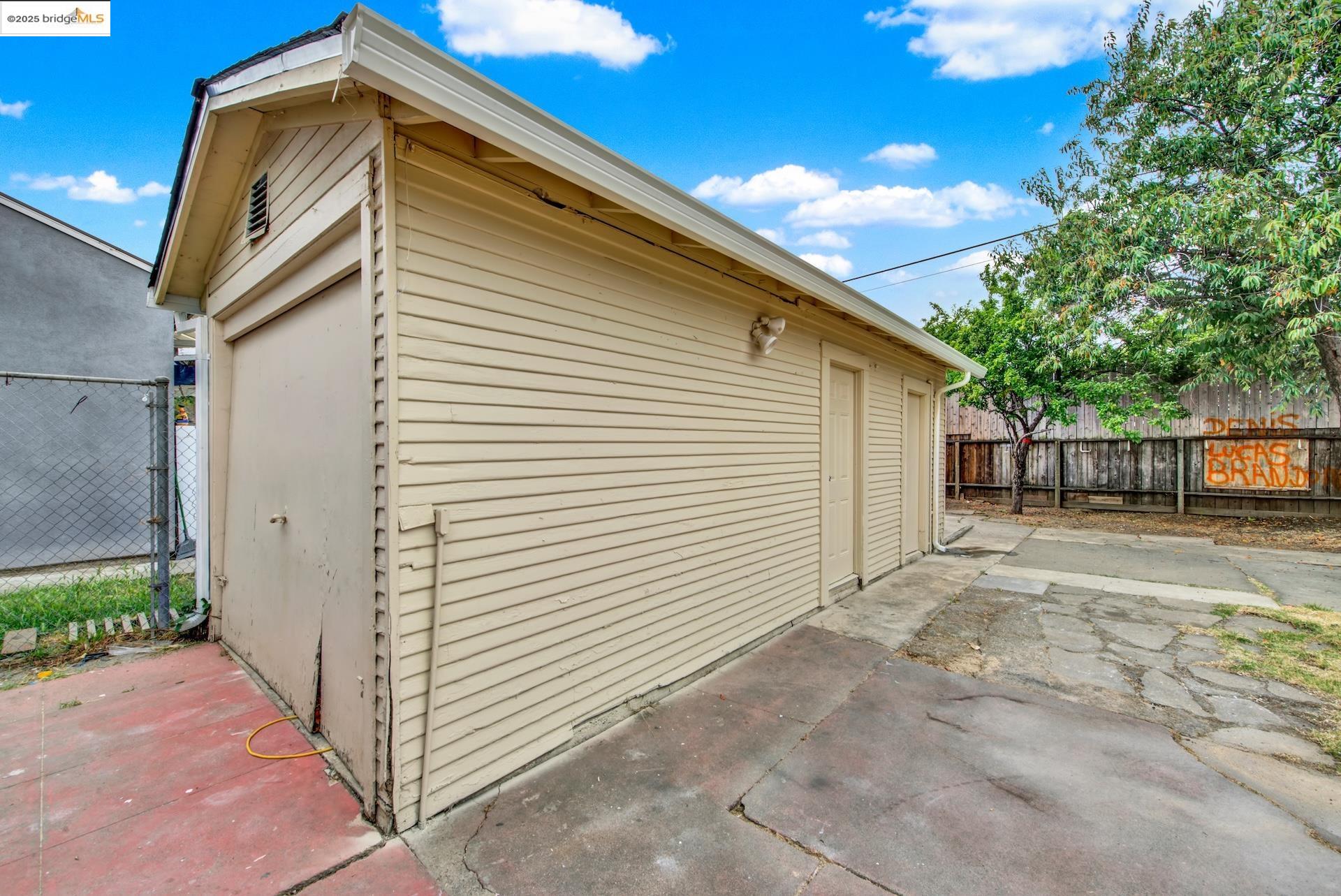 Detail Gallery Image 58 of 60 For 1009 106th Ave, Oakland,  CA 94603 - 2 Beds | 1 Baths