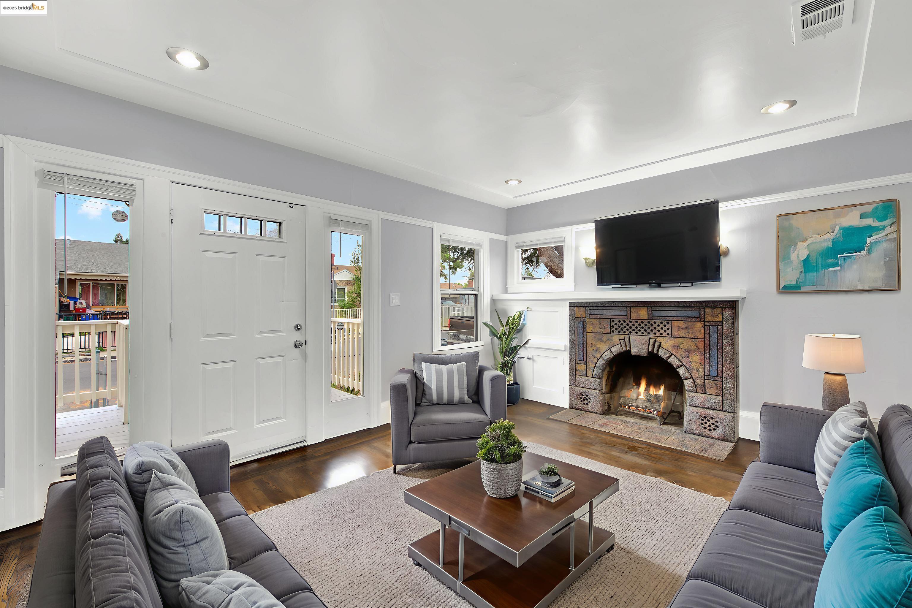 Detail Gallery Image 8 of 60 For 1009 106th Ave, Oakland,  CA 94603 - 2 Beds | 1 Baths