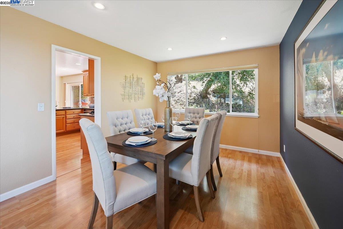 Detail Gallery Image 11 of 44 For 3457 Hackamore Dr, Hayward,  CA 94541 - 4 Beds | 3 Baths