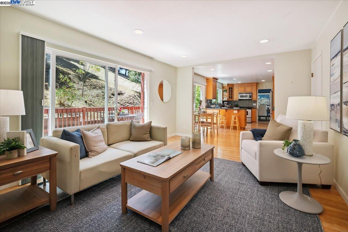 Detail Gallery Image 21 of 44 For 3457 Hackamore Dr, Hayward,  CA 94541 - 4 Beds | 3 Baths