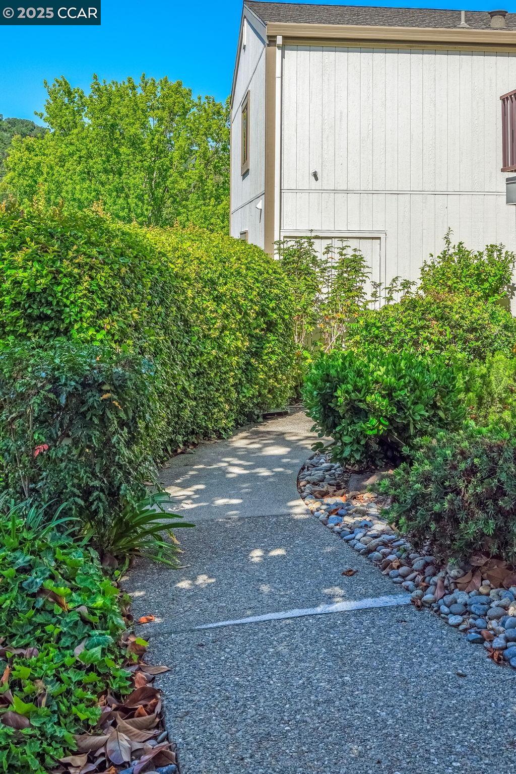 Photo #5: 41103088 Listing 