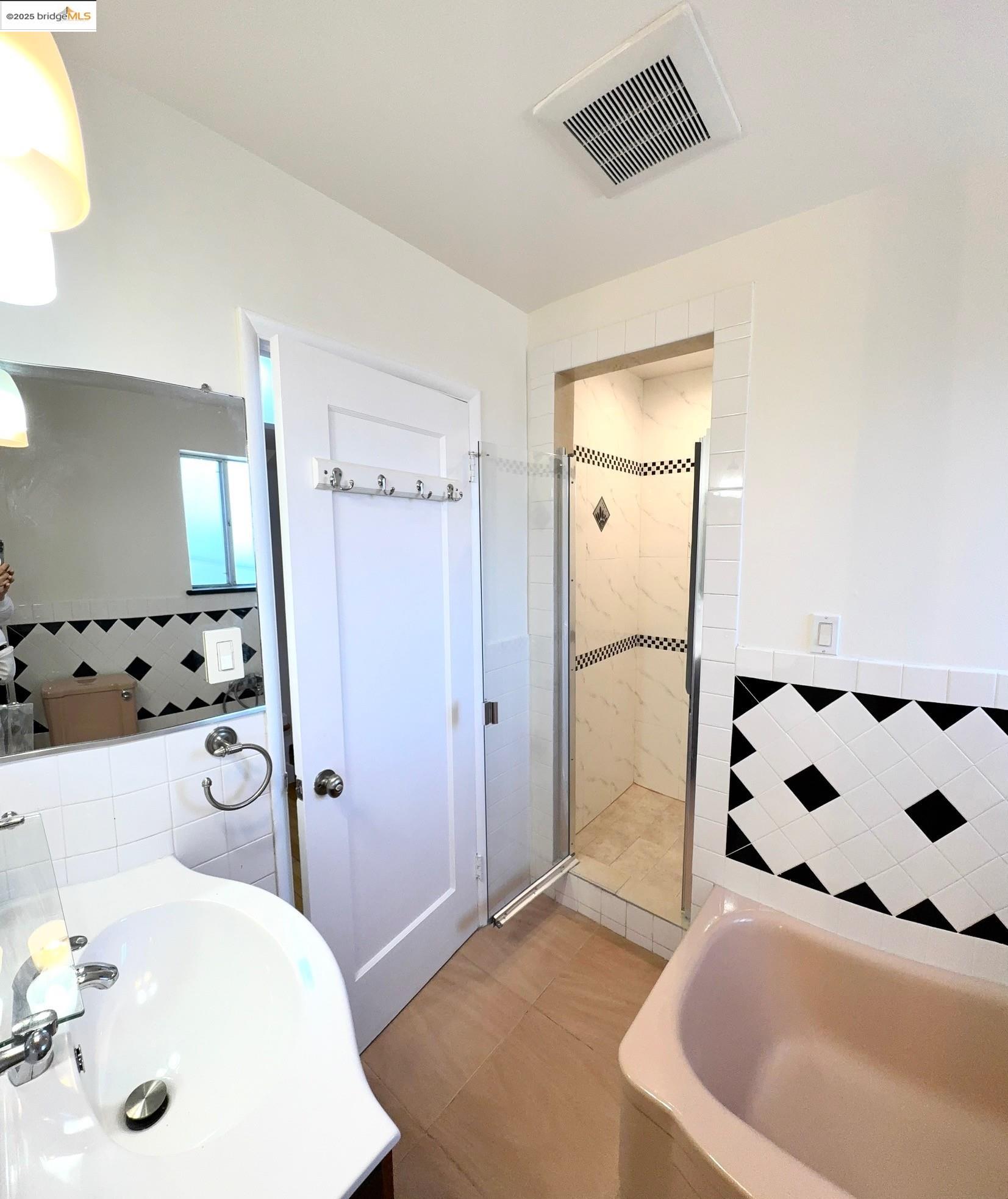 Detail Gallery Image 12 of 16 For 819 Delano Street, San Lorenzo,  CA 94580 - 4 Beds | 2 Baths