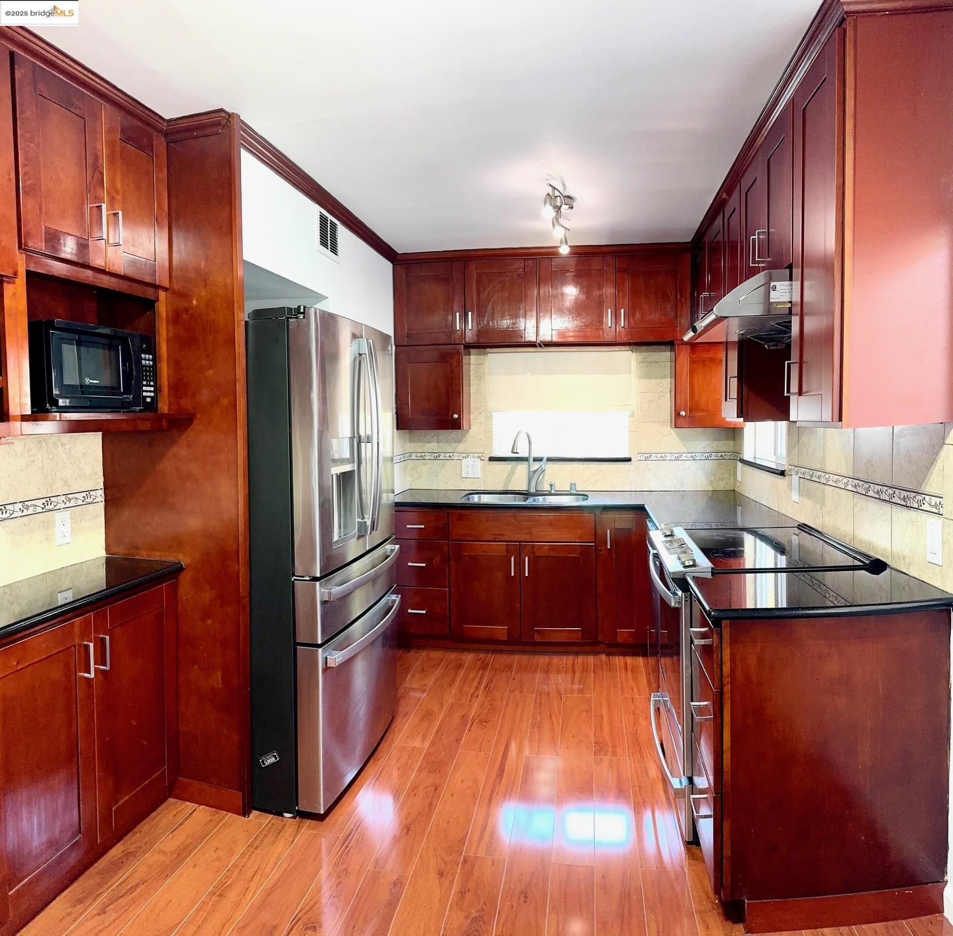 Detail Gallery Image 4 of 16 For 819 Delano Street, San Lorenzo,  CA 94580 - 4 Beds | 2 Baths