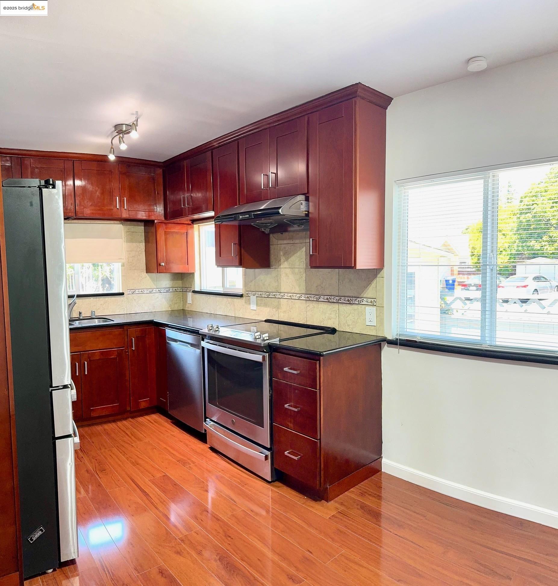Detail Gallery Image 6 of 16 For 819 Delano Street, San Lorenzo,  CA 94580 - 4 Beds | 2 Baths