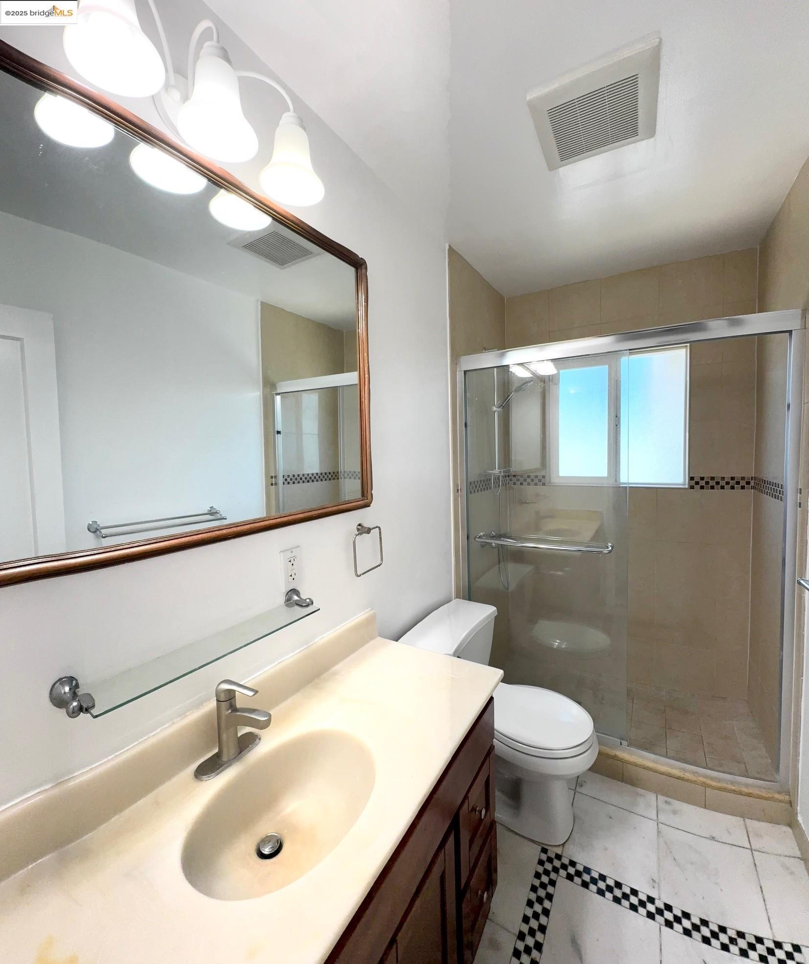 Detail Gallery Image 9 of 16 For 819 Delano Street, San Lorenzo,  CA 94580 - 4 Beds | 2 Baths