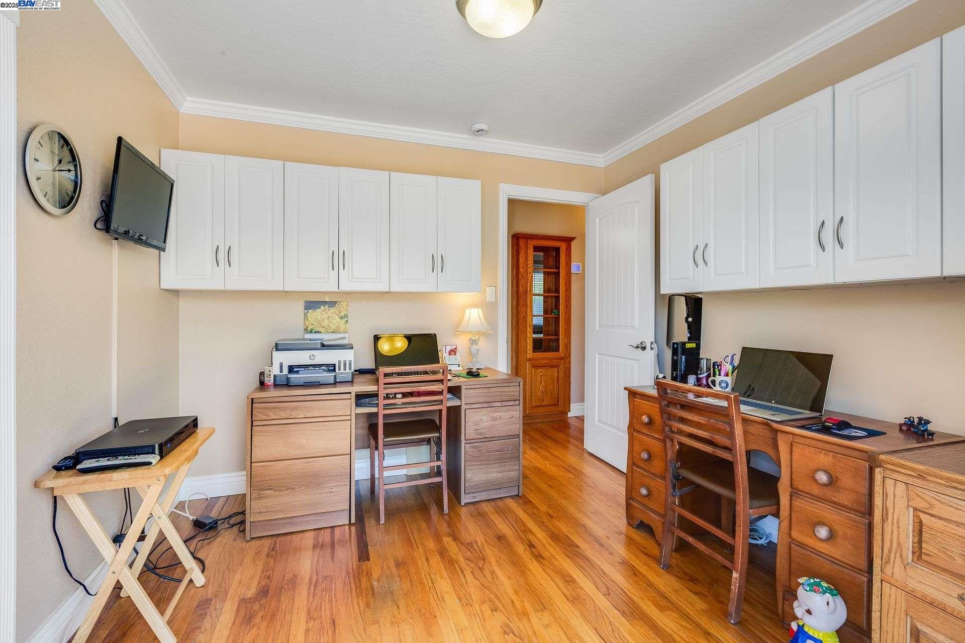 Detail Gallery Image 17 of 26 For 2515 Crystal Dr, Santa Clara,  CA 95051 - 3 Beds | 1 Baths