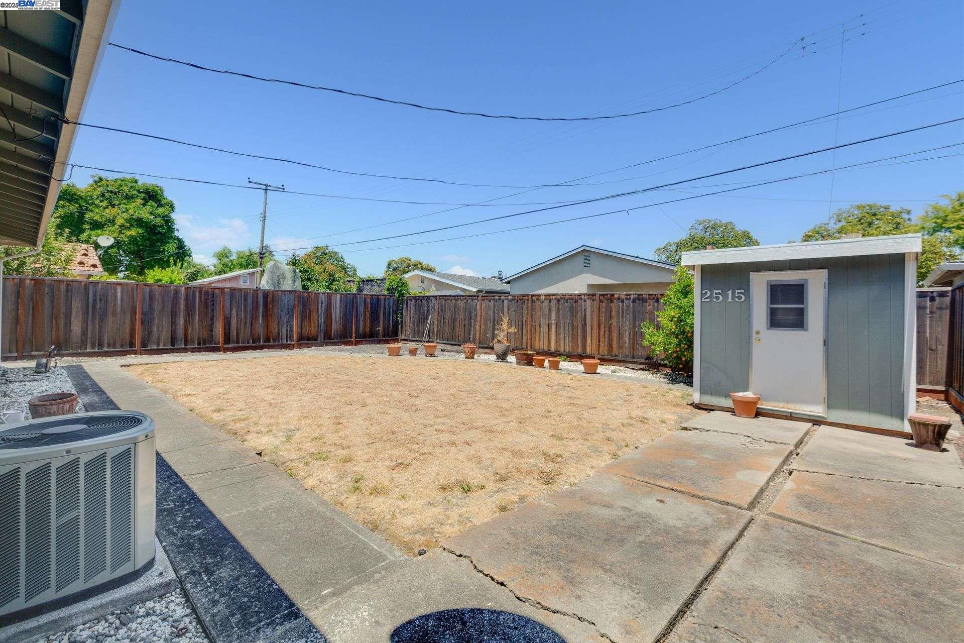 Detail Gallery Image 23 of 26 For 2515 Crystal Dr, Santa Clara,  CA 95051 - 3 Beds | 1 Baths