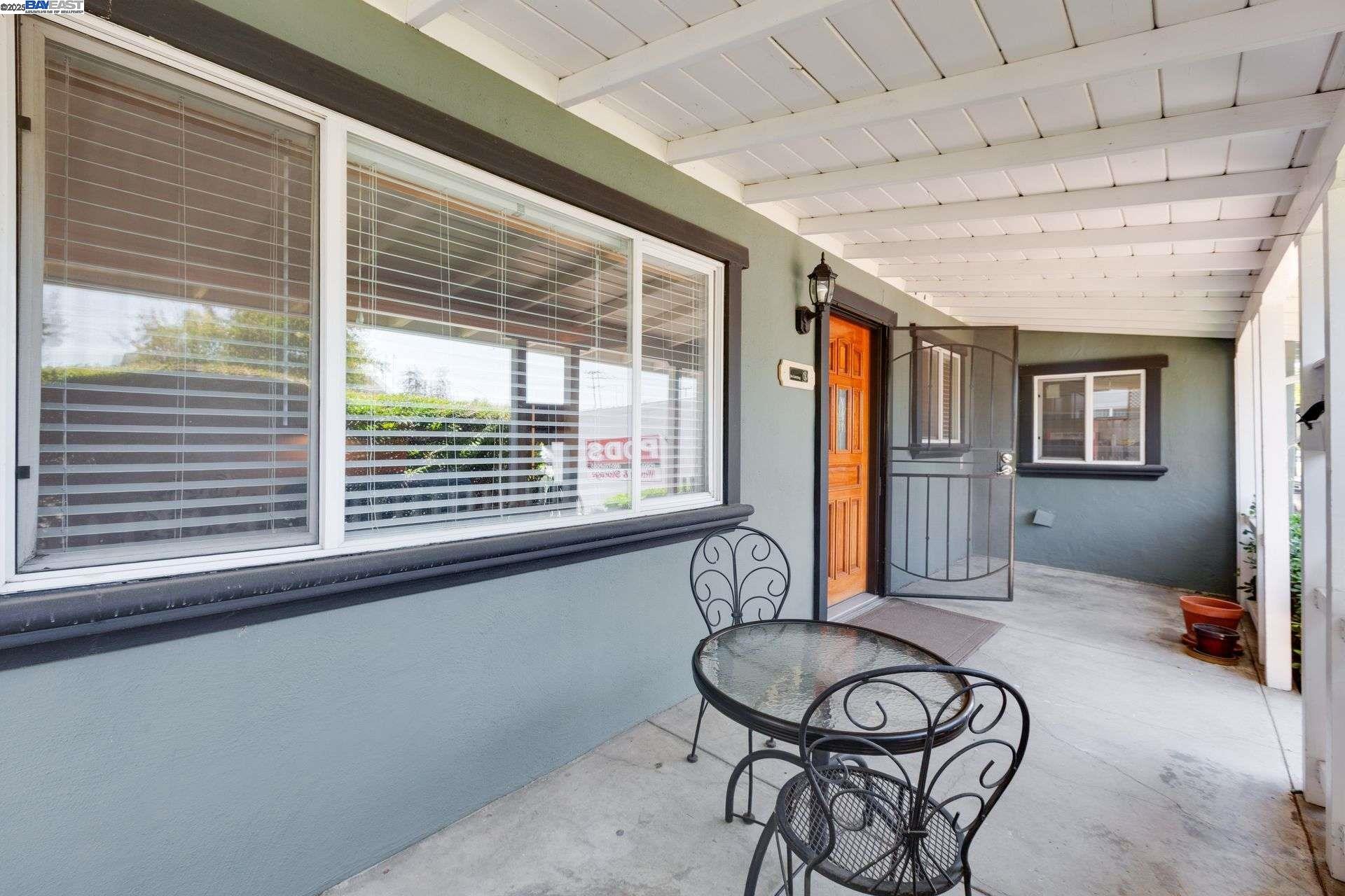 Detail Gallery Image 5 of 26 For 2515 Crystal Dr, Santa Clara,  CA 95051 - 3 Beds | 1 Baths